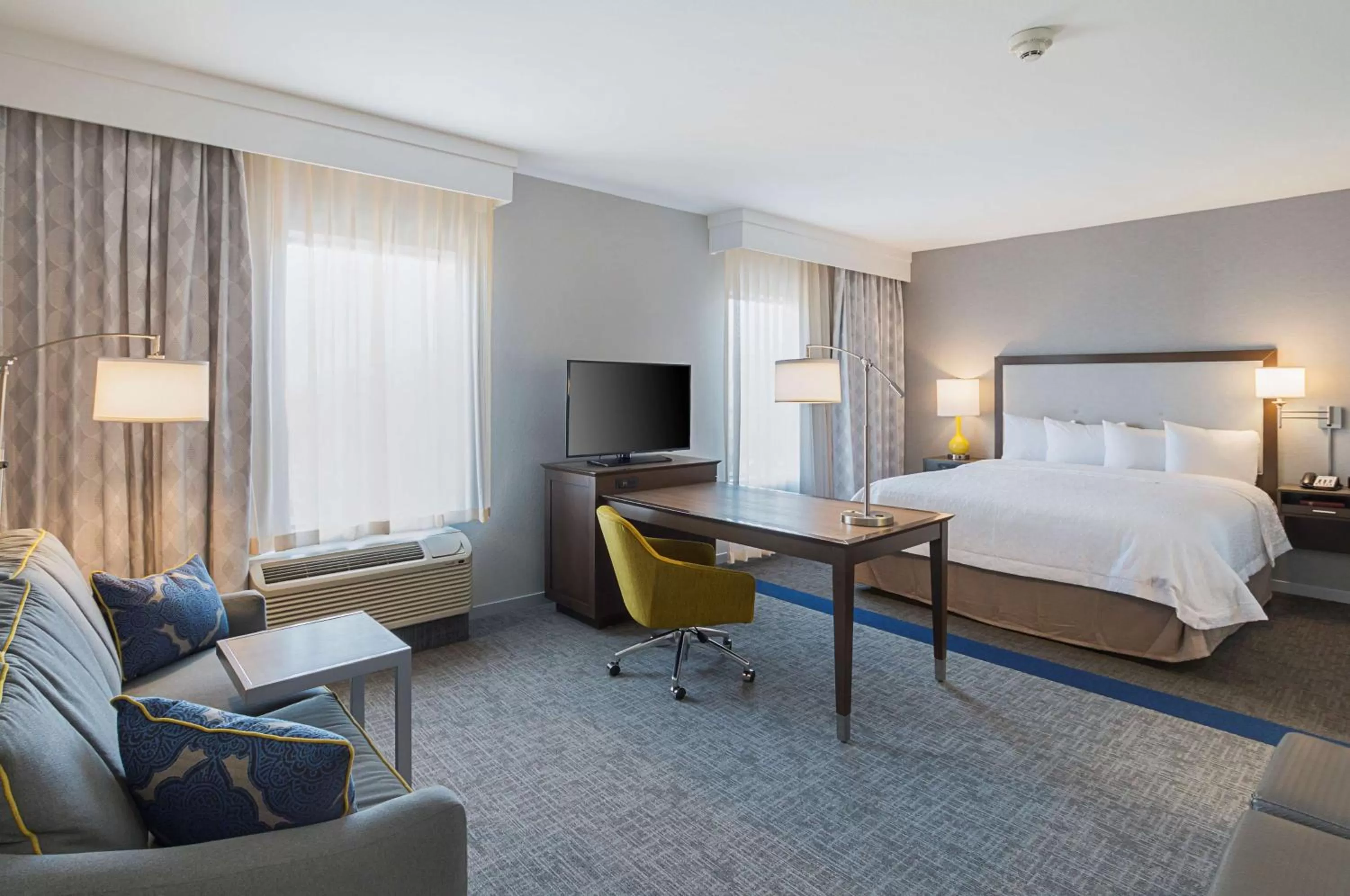 Bedroom, Bed in Hampton Inn & Suites Colleyville DFW Airport West