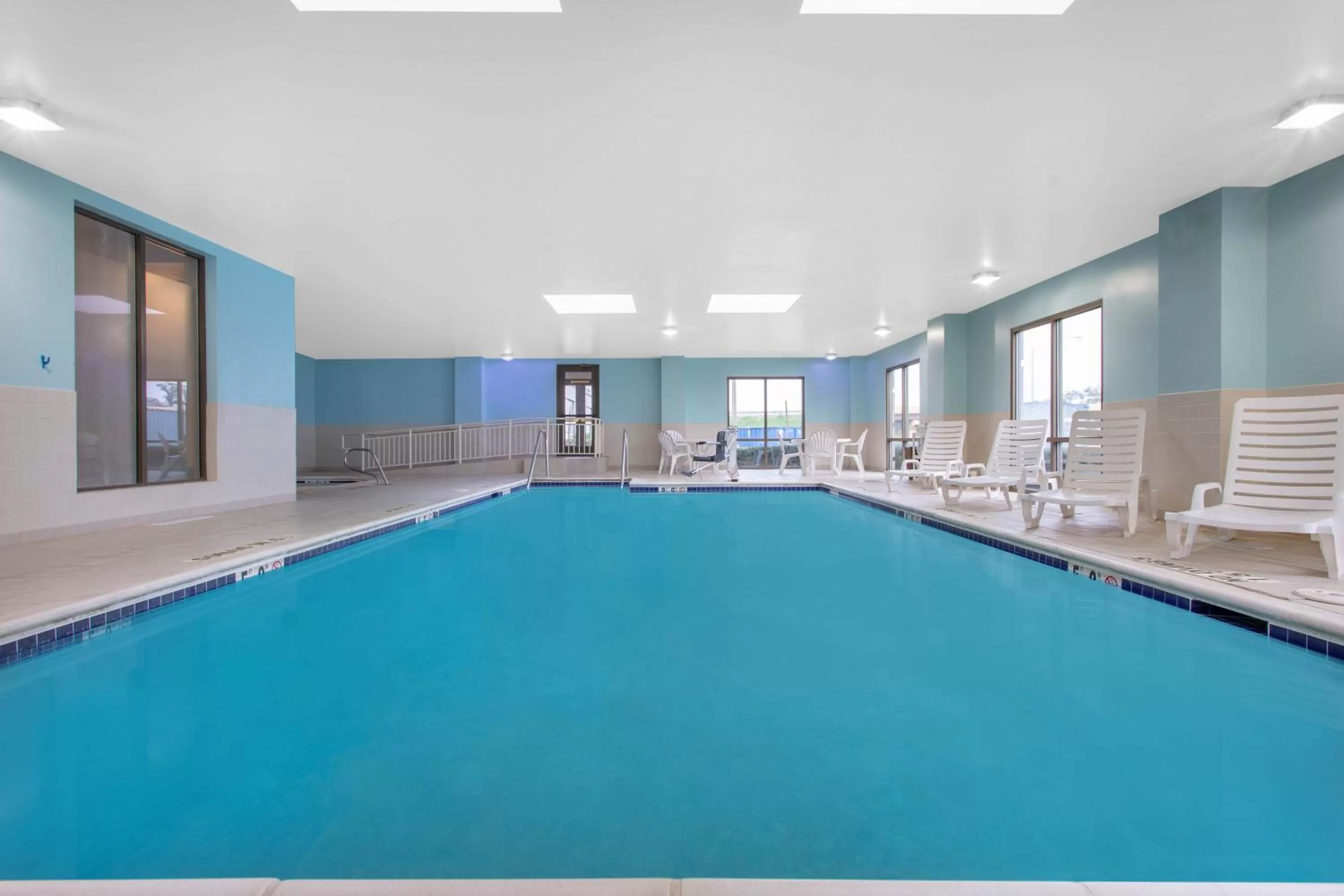 Swimming pool in Wingate by Wyndham Mechanicsburg