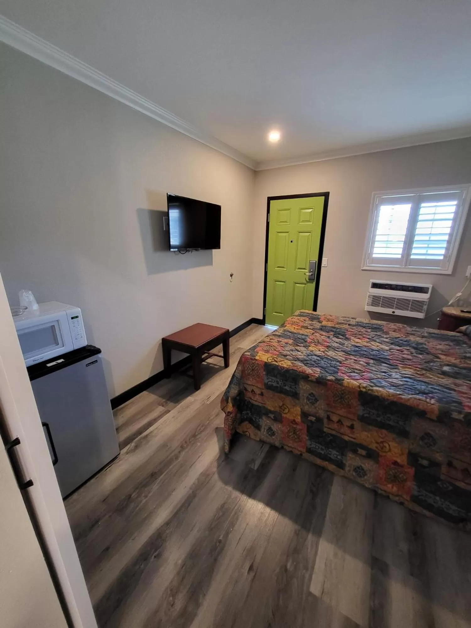 Photo of the whole room, Bed in Stadium Inn & Spas