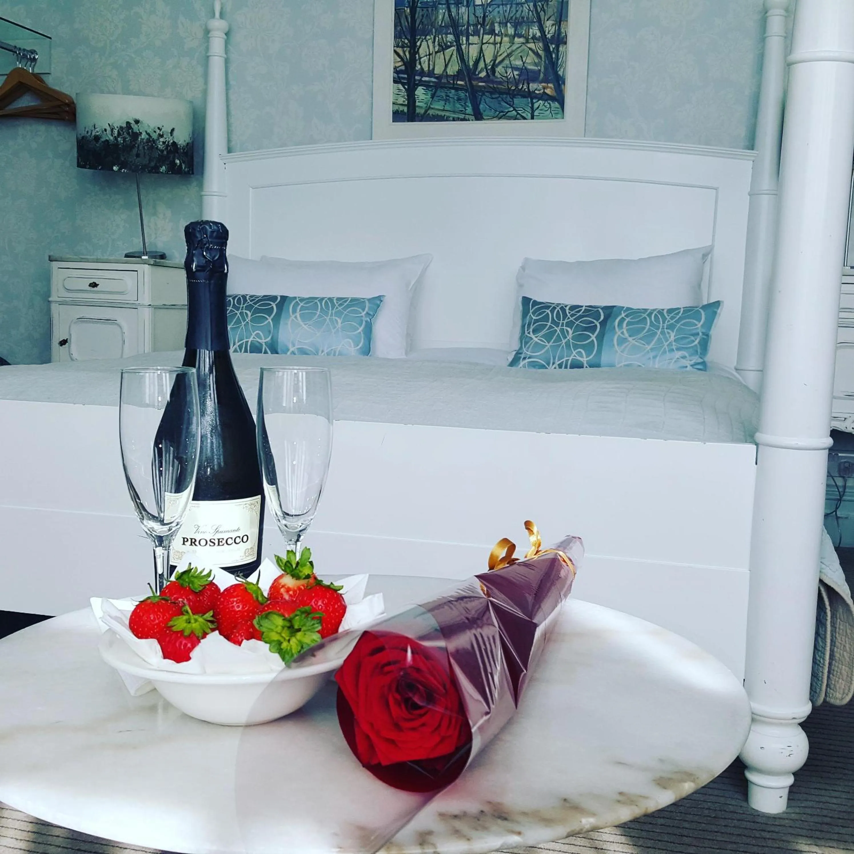 Alcoholic drinks, Bed in Brooks Guesthouse