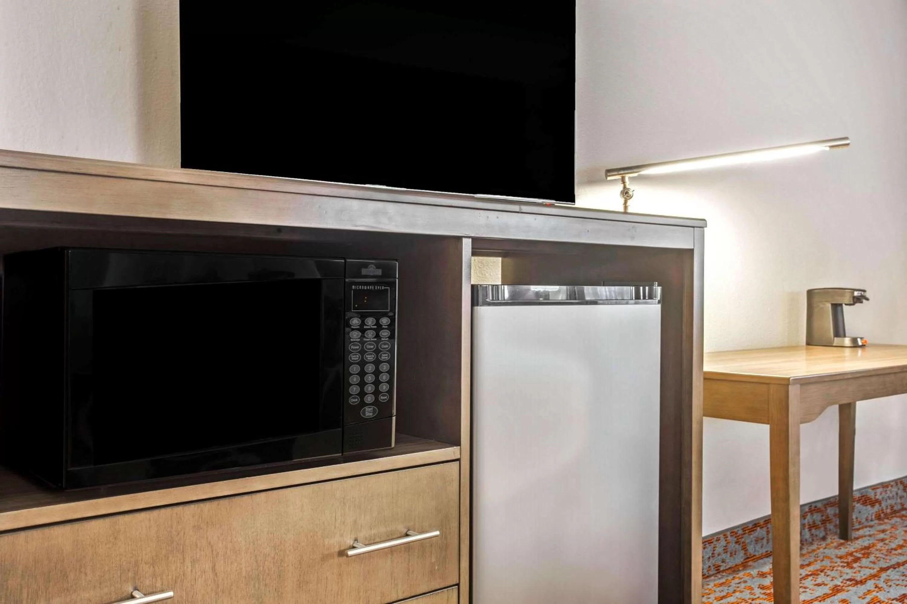 Photo of the whole room in La Quinta by Wyndham Fort Smith