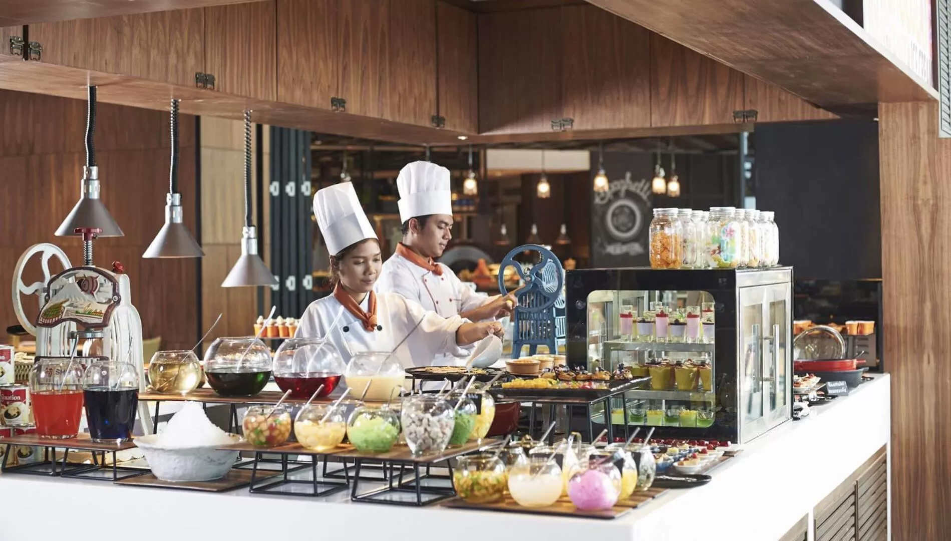 Restaurant/places to eat in Amari Bangkok