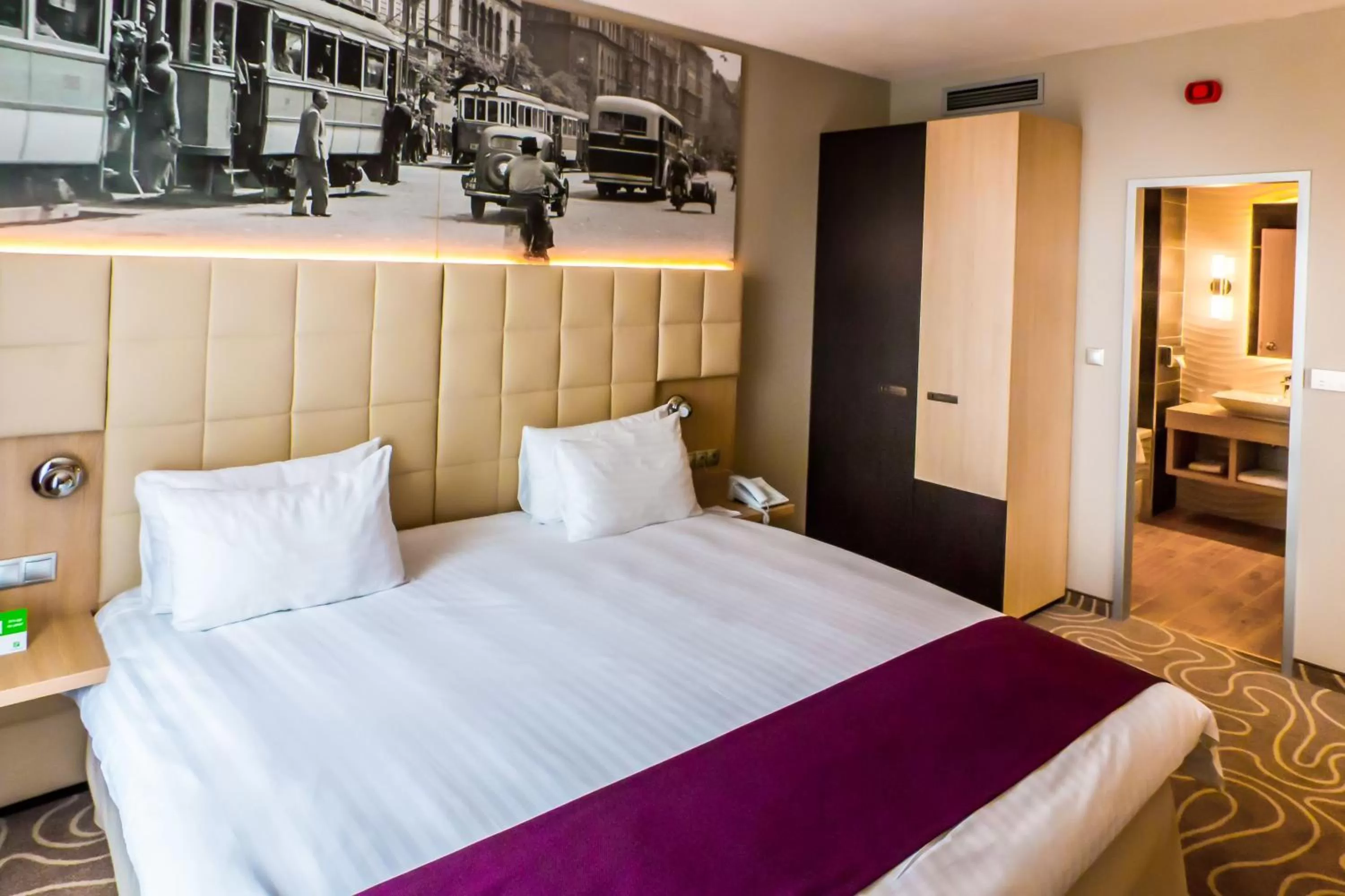 Photo of the whole room, Bed in Holiday Inn Budapest-Budaörs by IHG