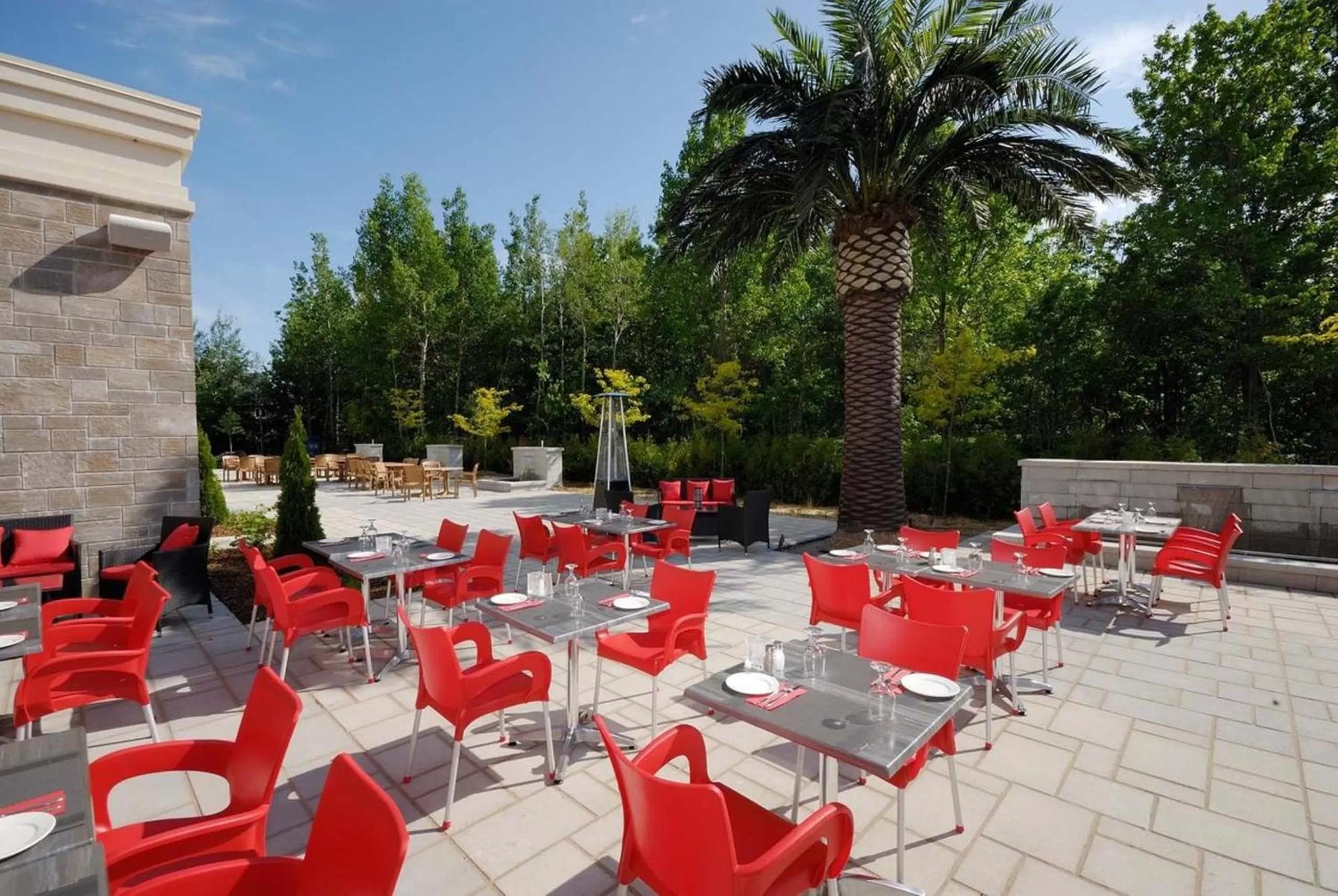 Balcony/Terrace in Imperia Hôtel et Suites Terrebonne