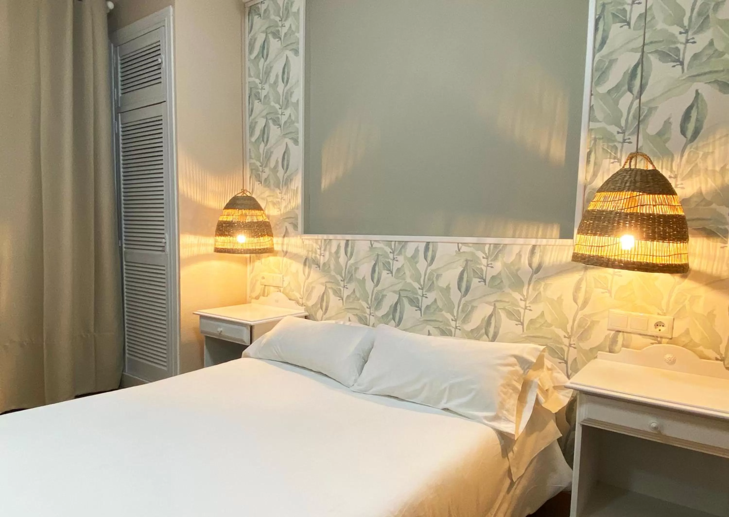 Bed in Hotel Plaza Mayor