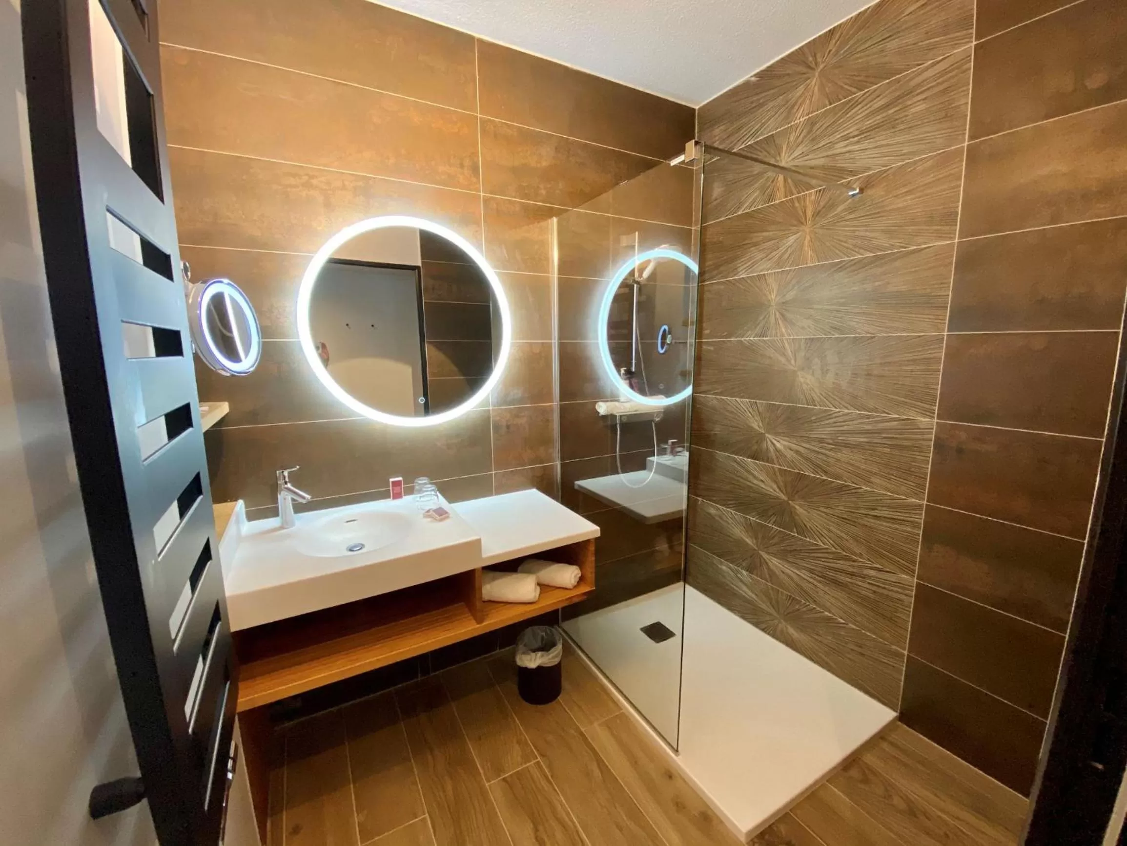 Shower in GOLF HOTEL