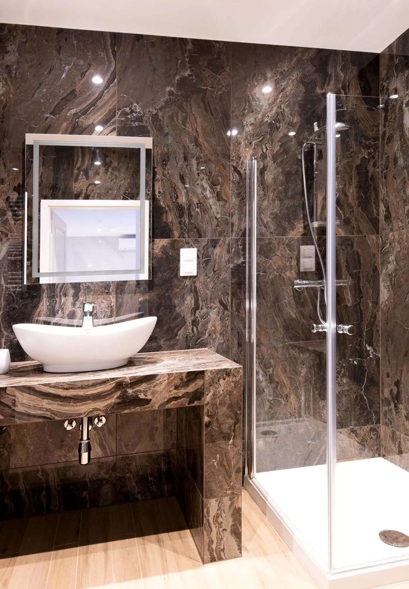 Bathroom in Jacuzzi SPA Prestige
