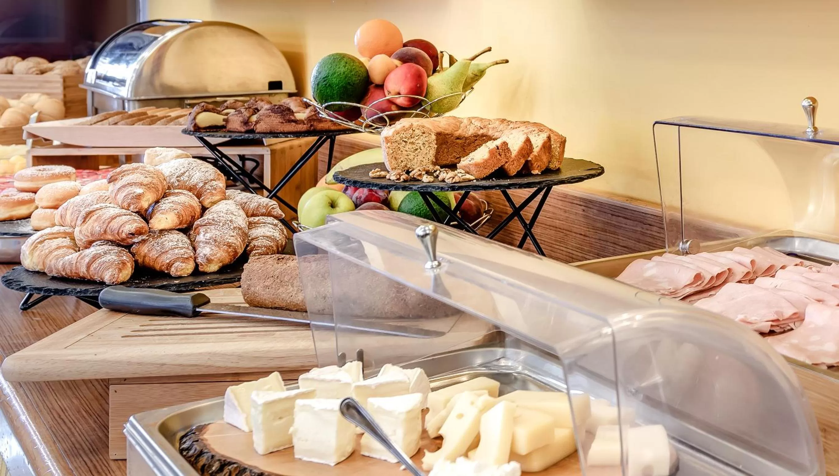 Continental breakfast in Hotel Boston