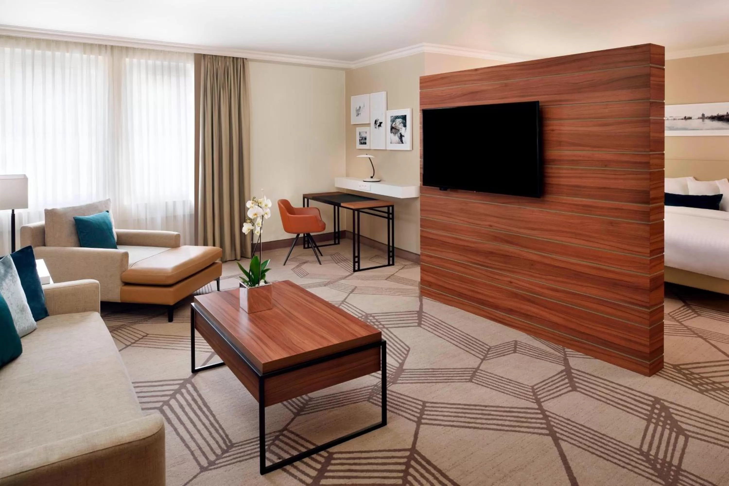 Photo of the whole room, Bed in Prague Marriott Hotel