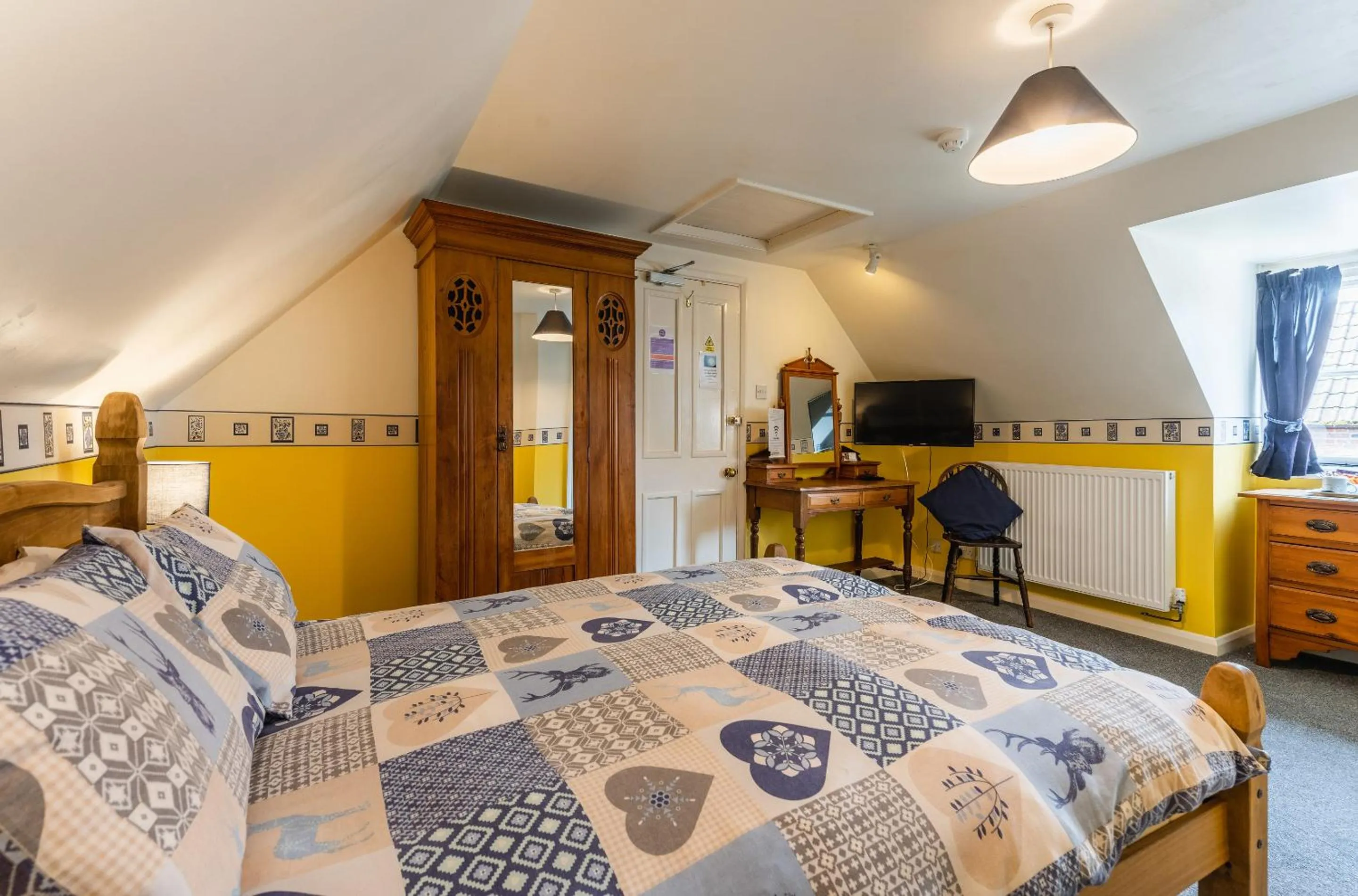 Bedroom, Bed in Yallands Farmhouse