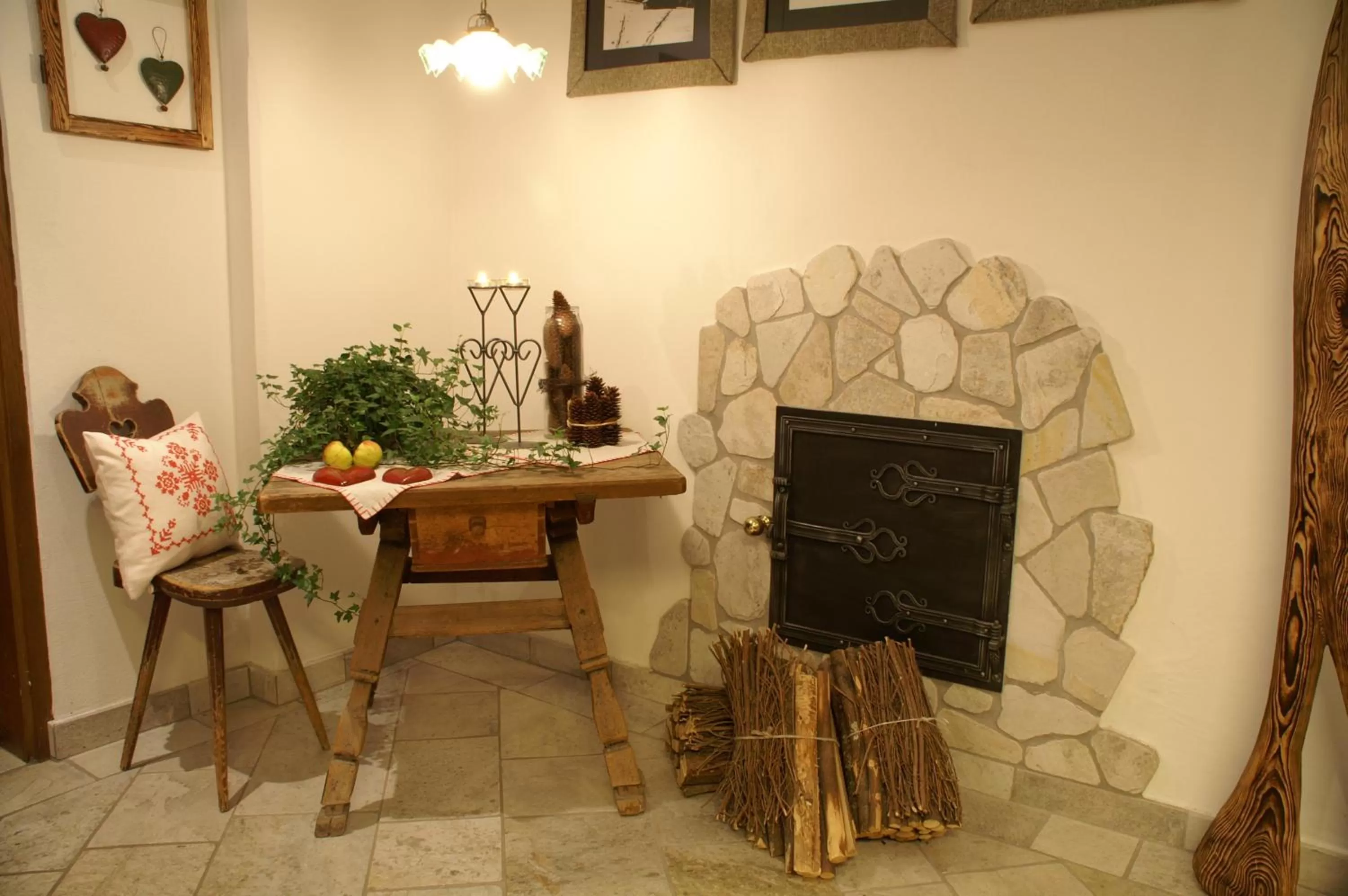 Decorative detail in Hotel Ostaria Posta