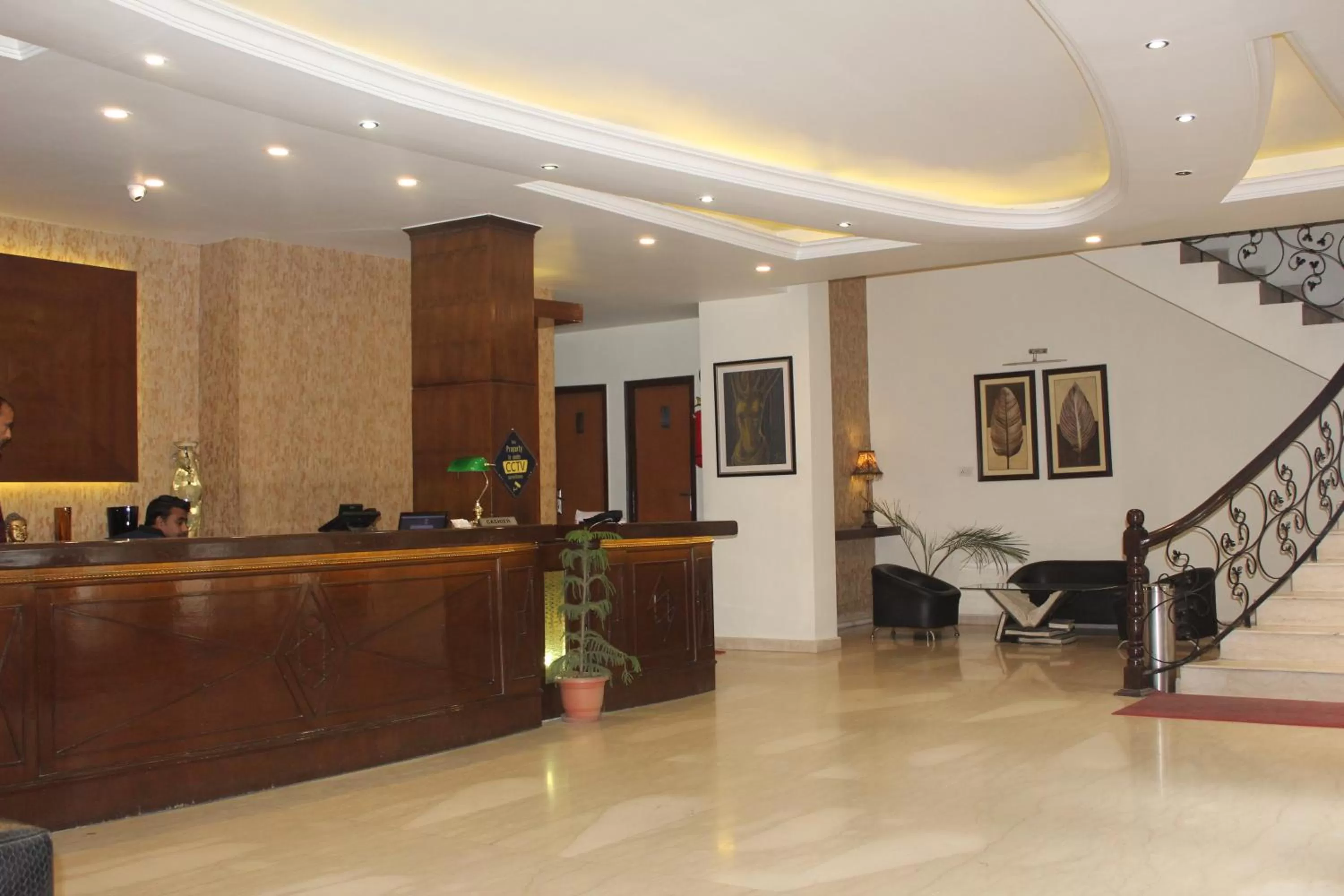 Lobby or reception in Hotel Broadways Inn