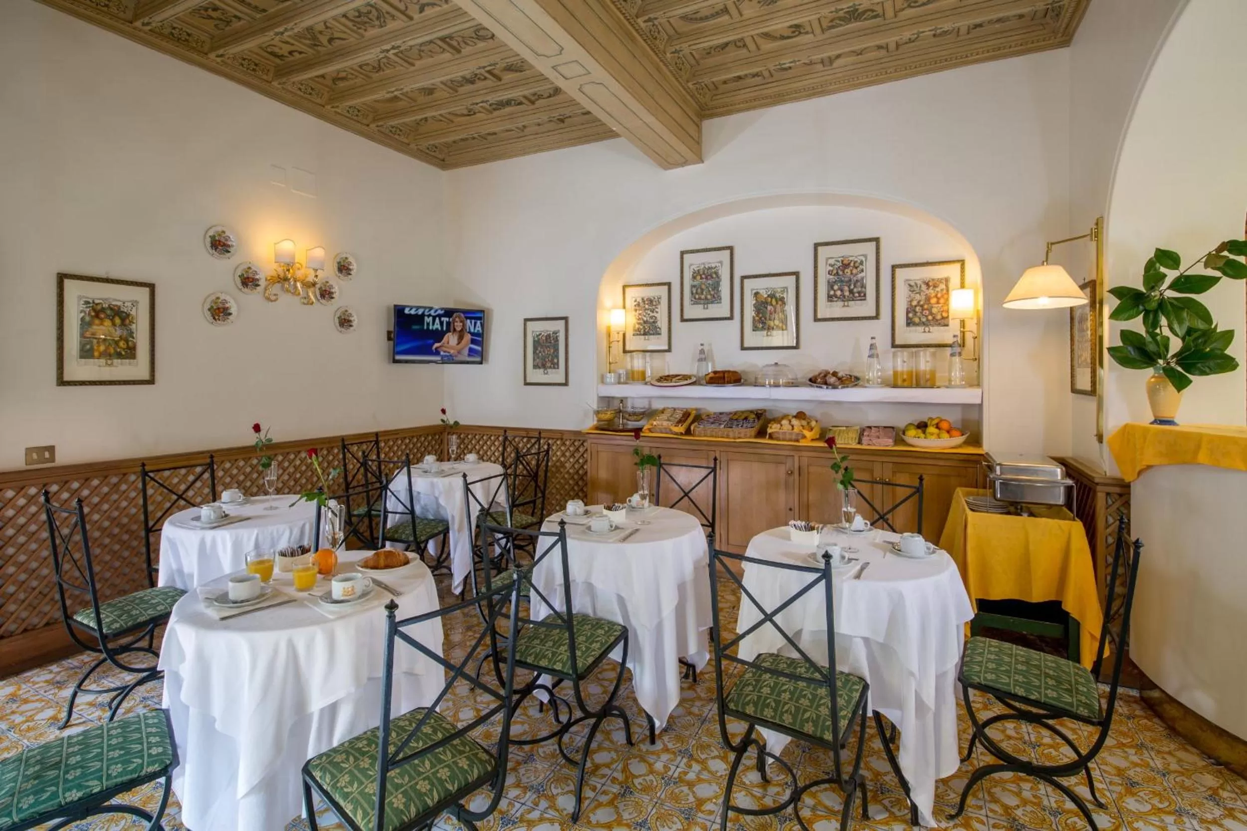 Restaurant/Places to Eat in Hotel Villa Grazioli