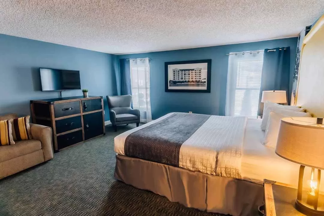 Bed in Hollander Hotel - Downtown St. Petersburg