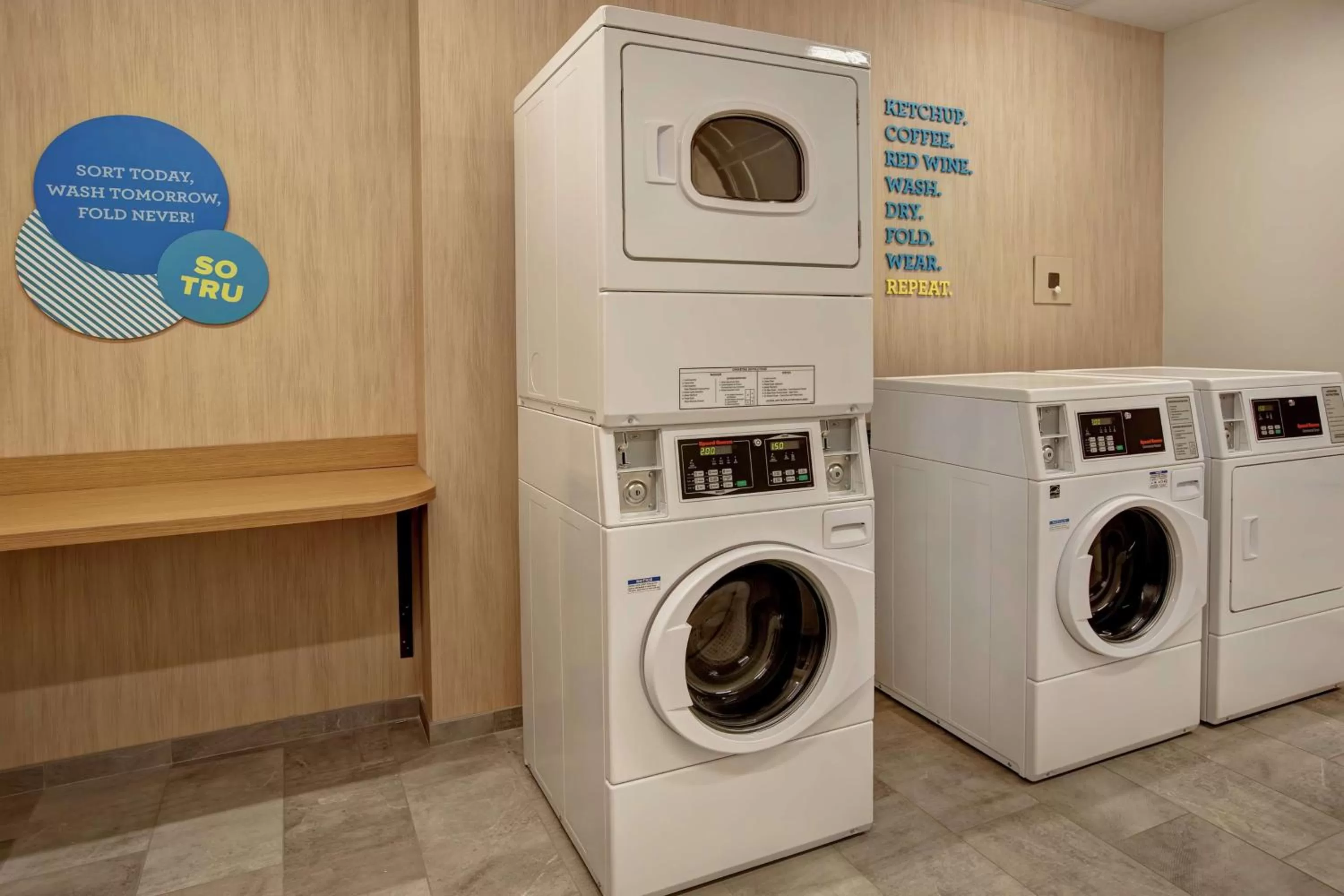 Lobby or reception in Tru By Hilton Oxford