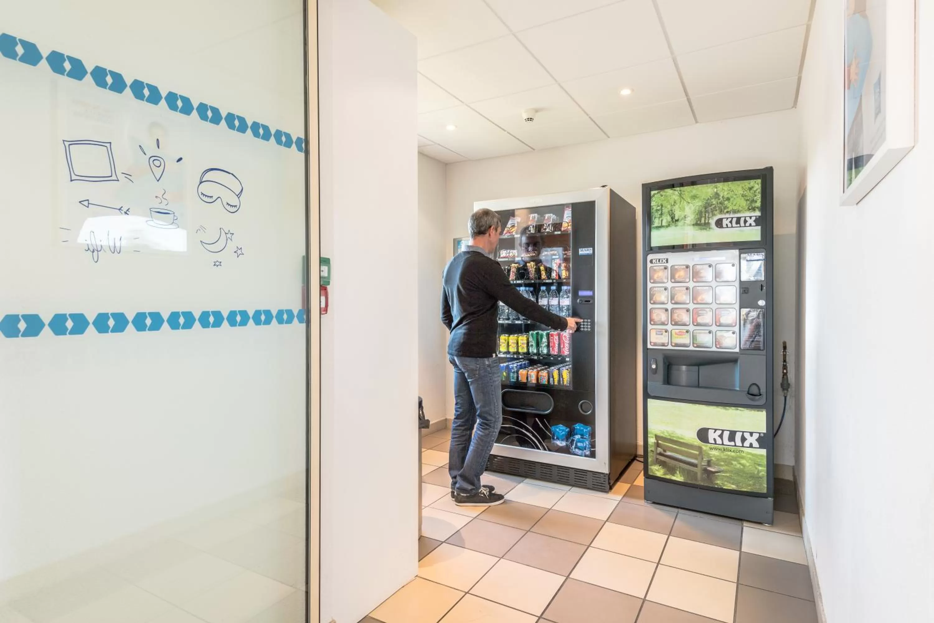 People in ibis budget Amberieu en Bugey/Chateau Gaillard A42