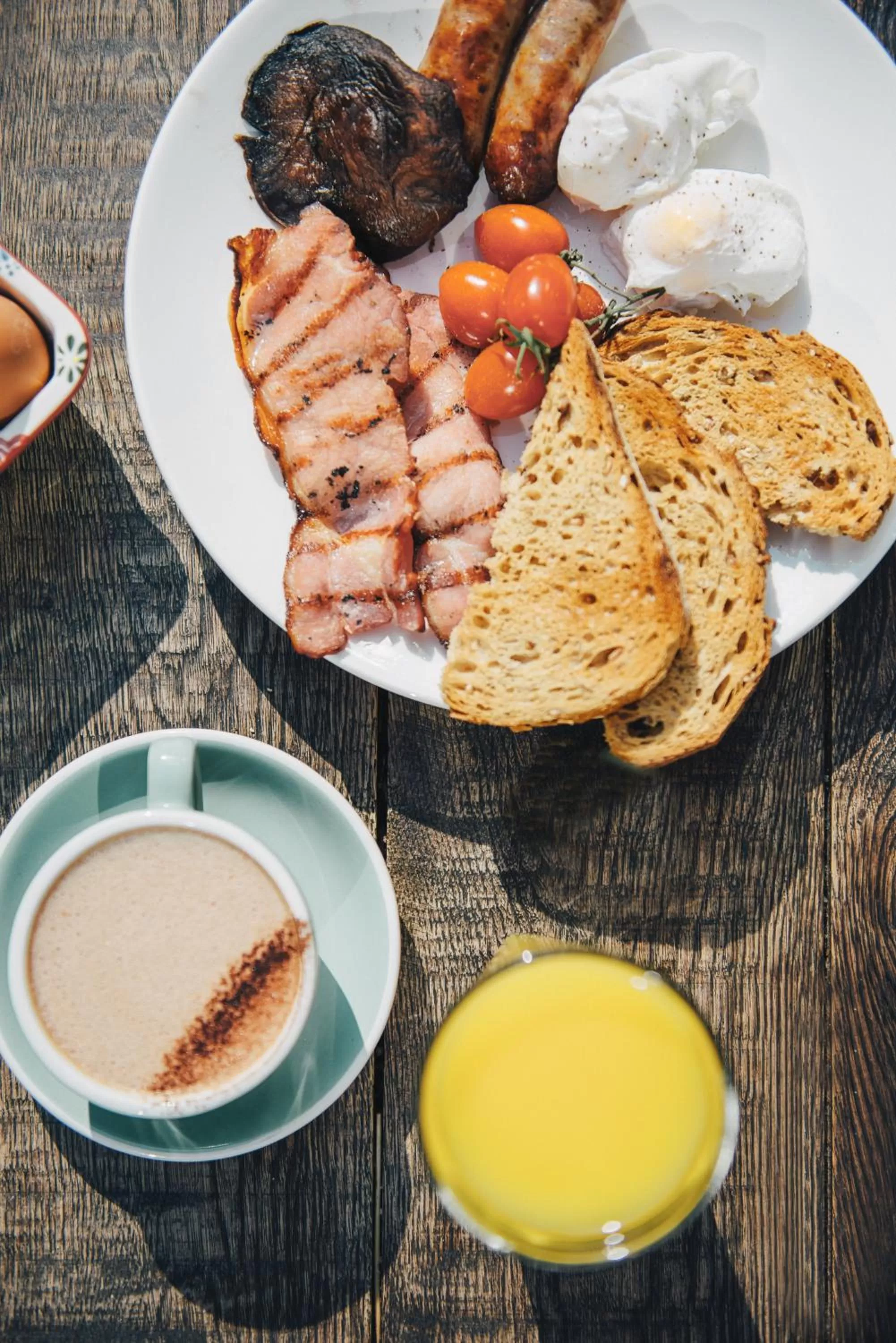 Breakfast in The Crown And Thistle, Abingdon