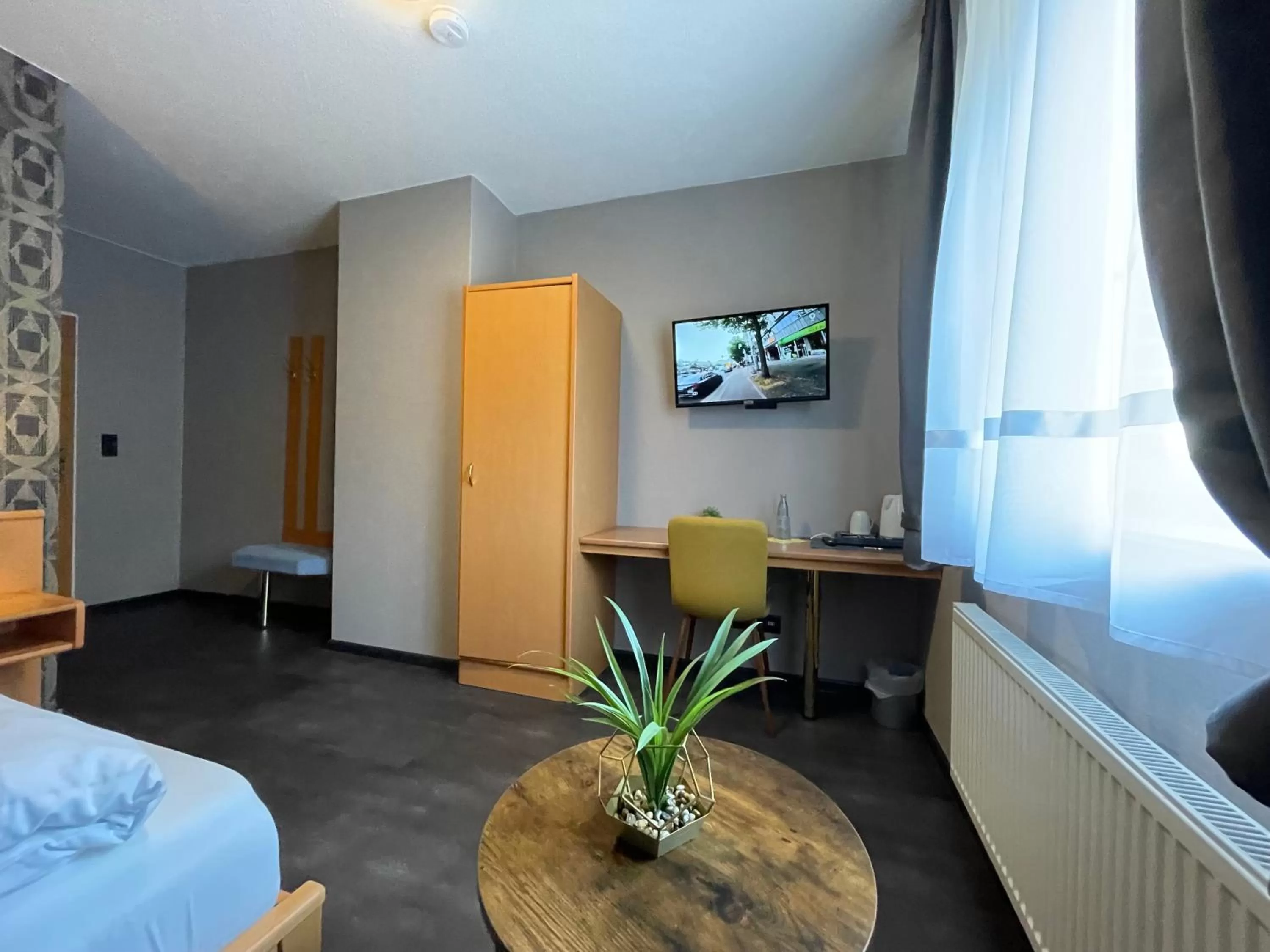 TV and multimedia, Bed in DUA Hotel