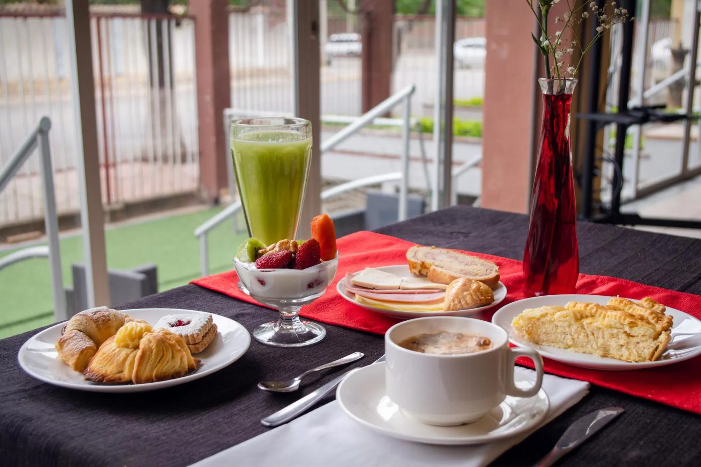 Continental breakfast in Hotel Los Ceibos