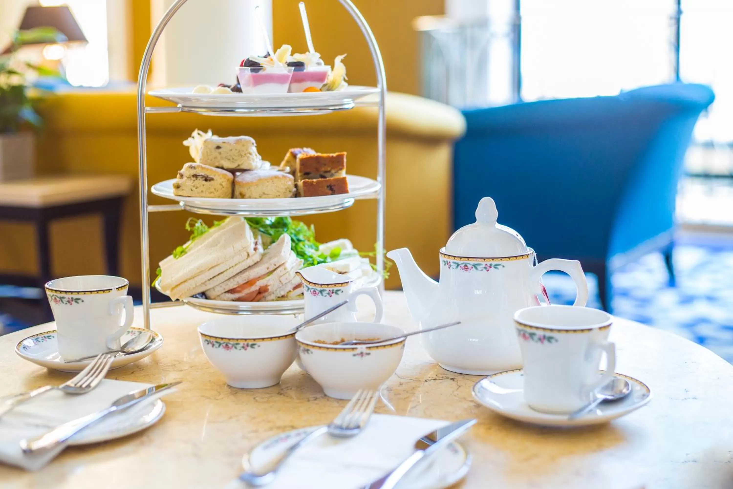 Lounge or bar in Corinthia St George's Bay