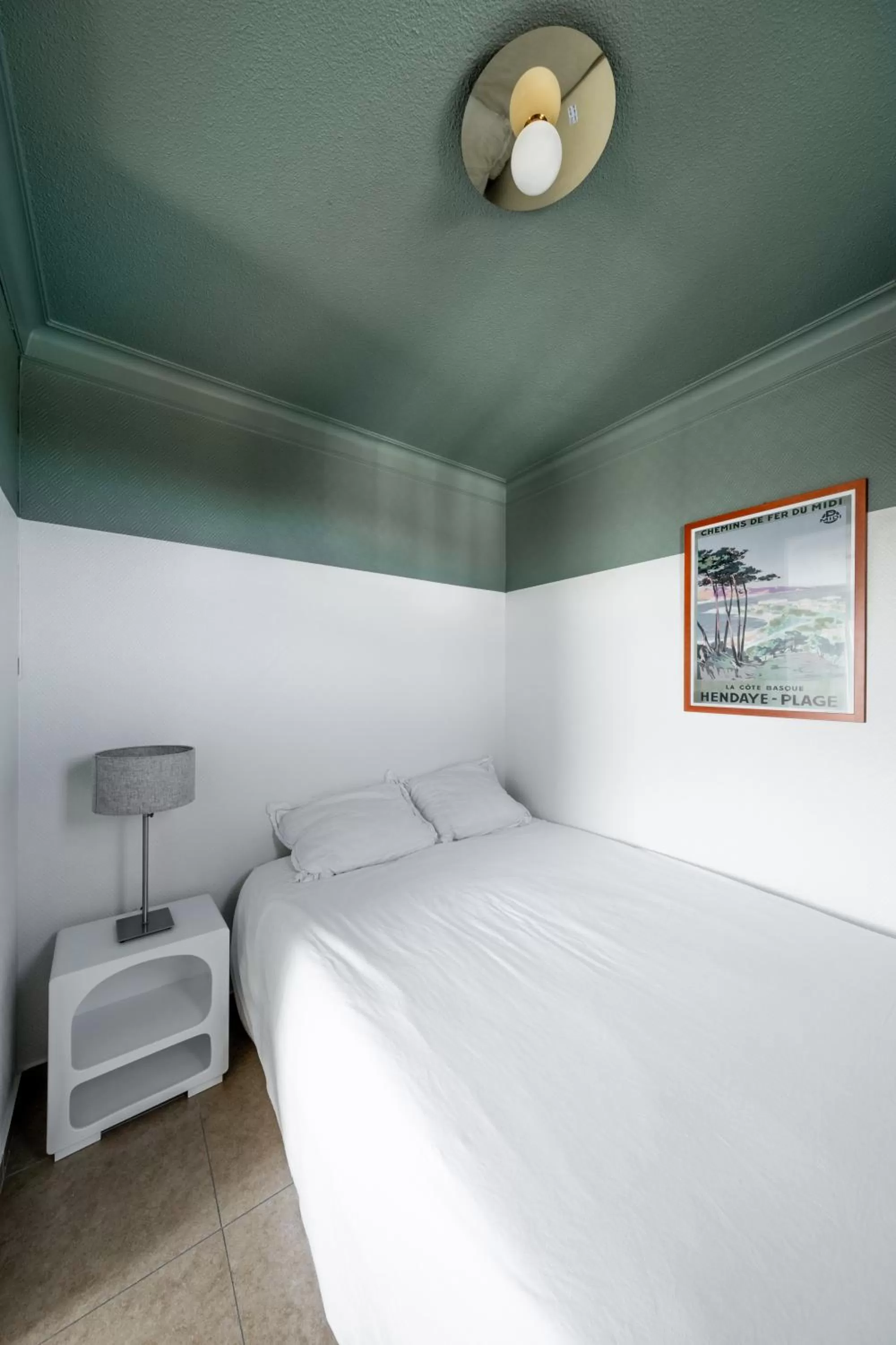 Bed in Résidence Chateau d'Acotz - Avec piscine à 600m des plages à Saint-Jean-de-Luz