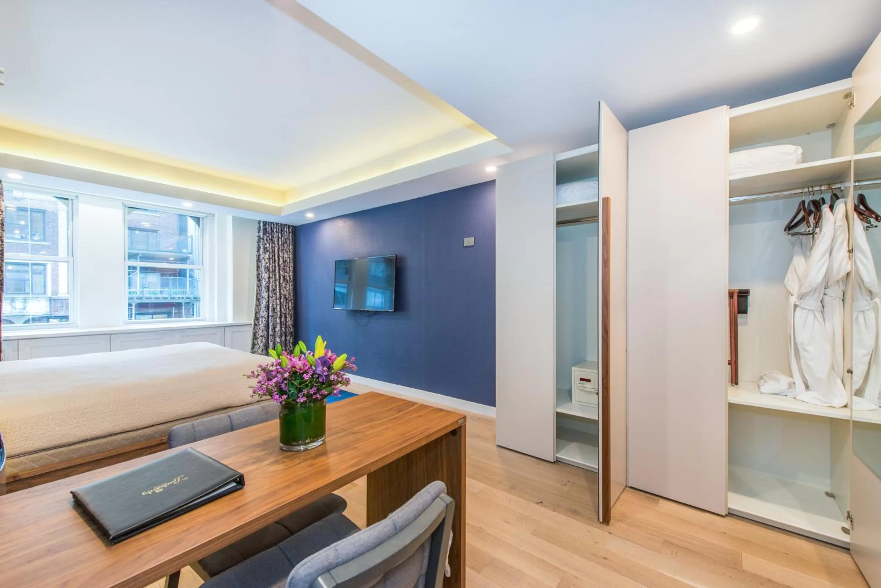 Photo of the whole room, Bed in Lombardy Hotel