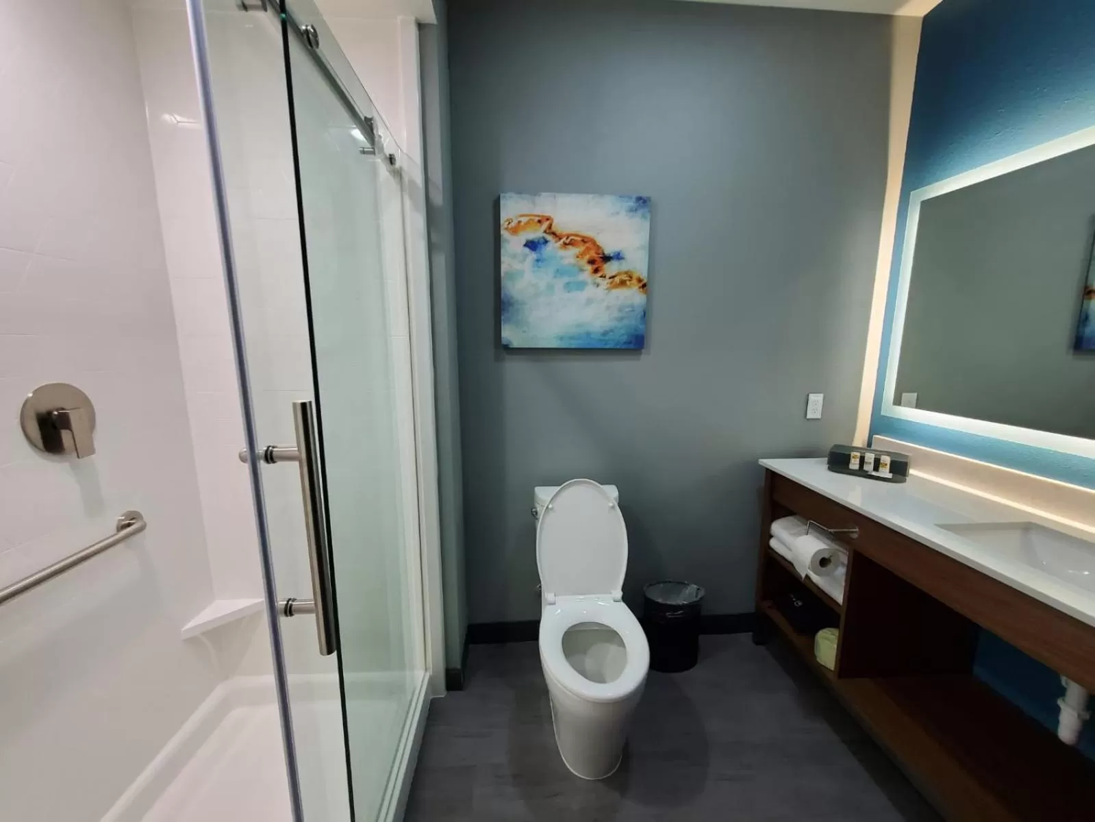 Shower in La Quinta Inn & Suites by Wyndham Fort Stockton Northeast