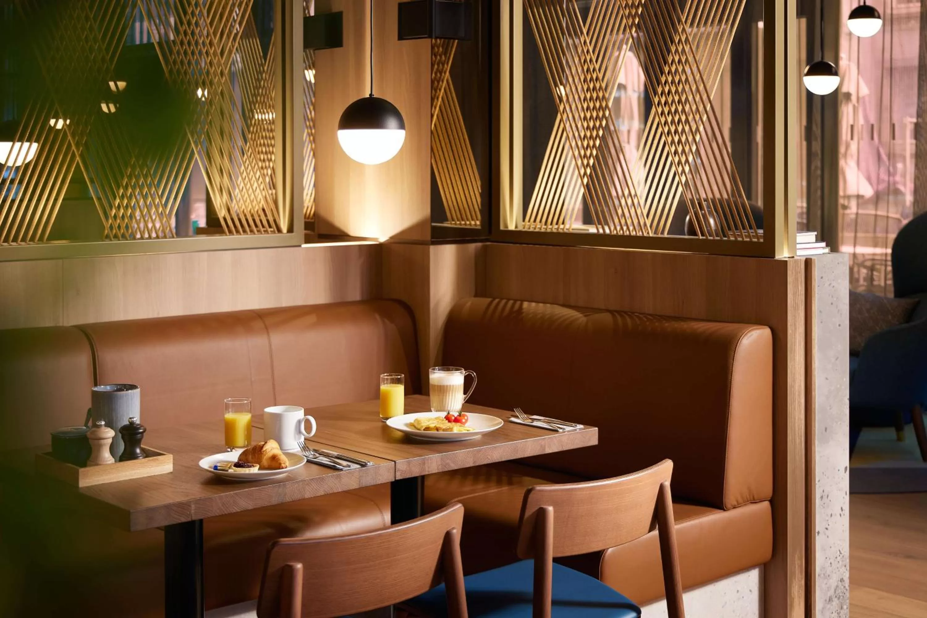 Restaurant/places to eat in Adina Apartment Hotel Dusseldorf