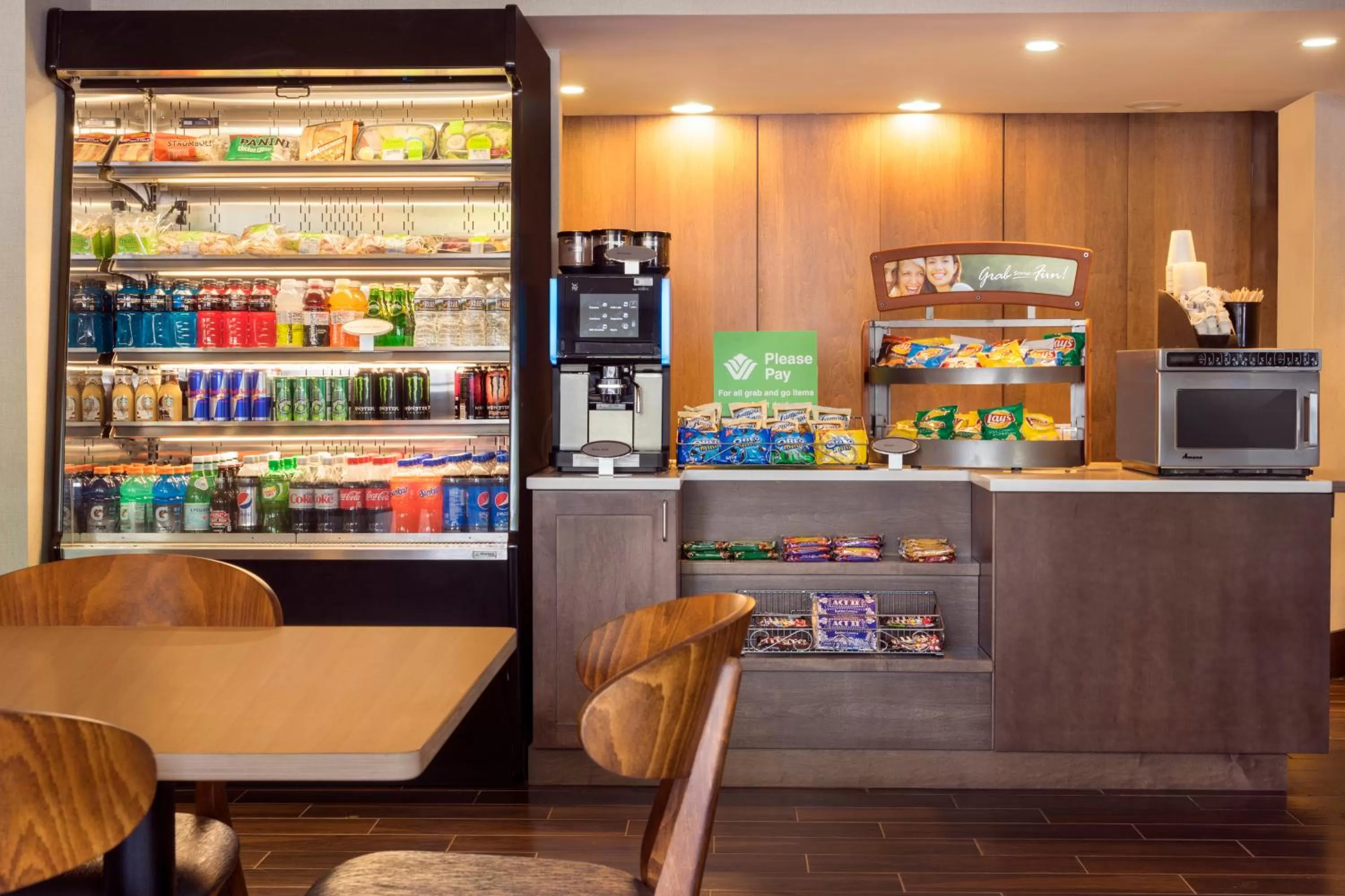 Food and drinks in Wyndham Garden Washington DC North