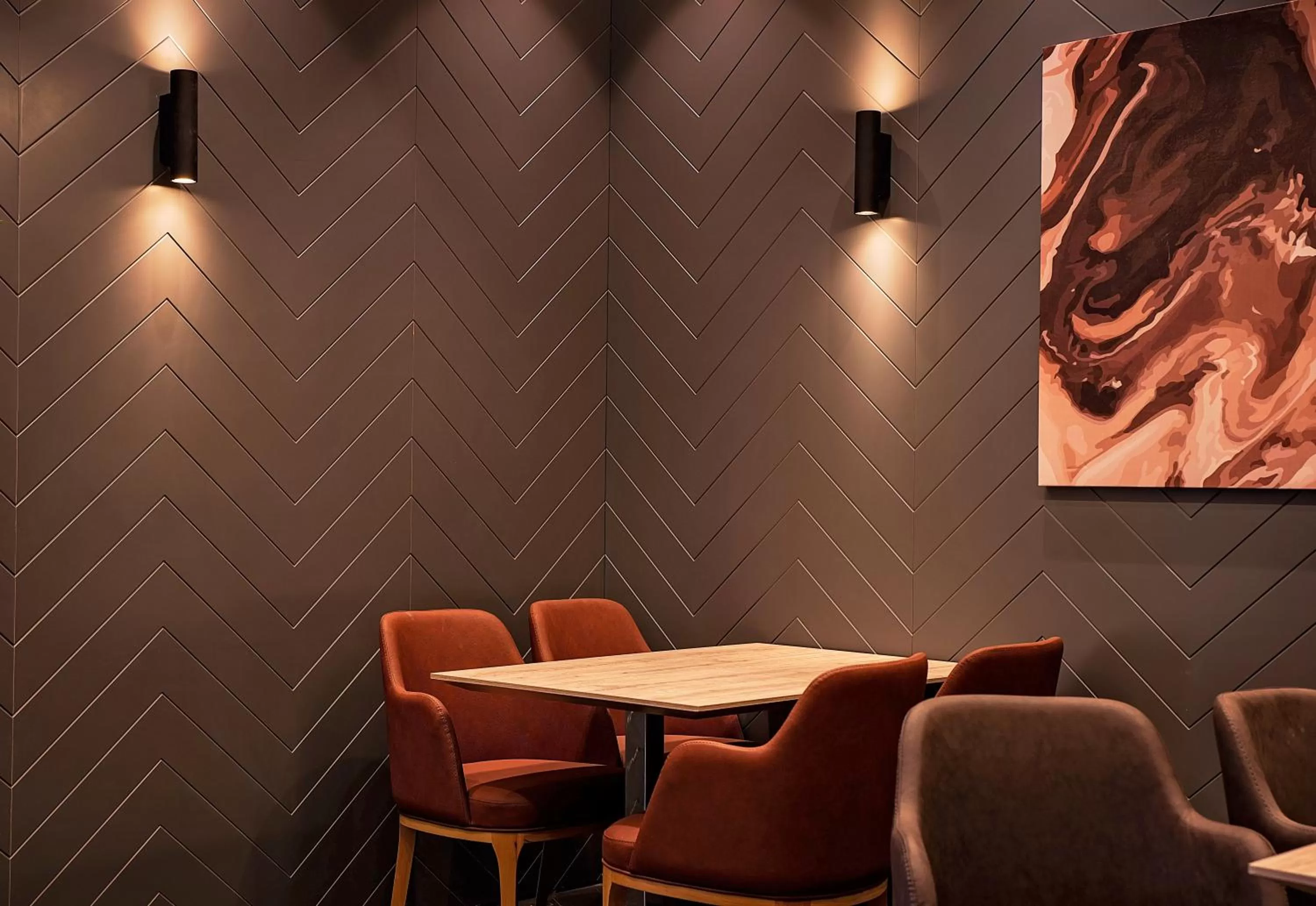 Restaurant/places to eat in Grand Sapphire City Hotel