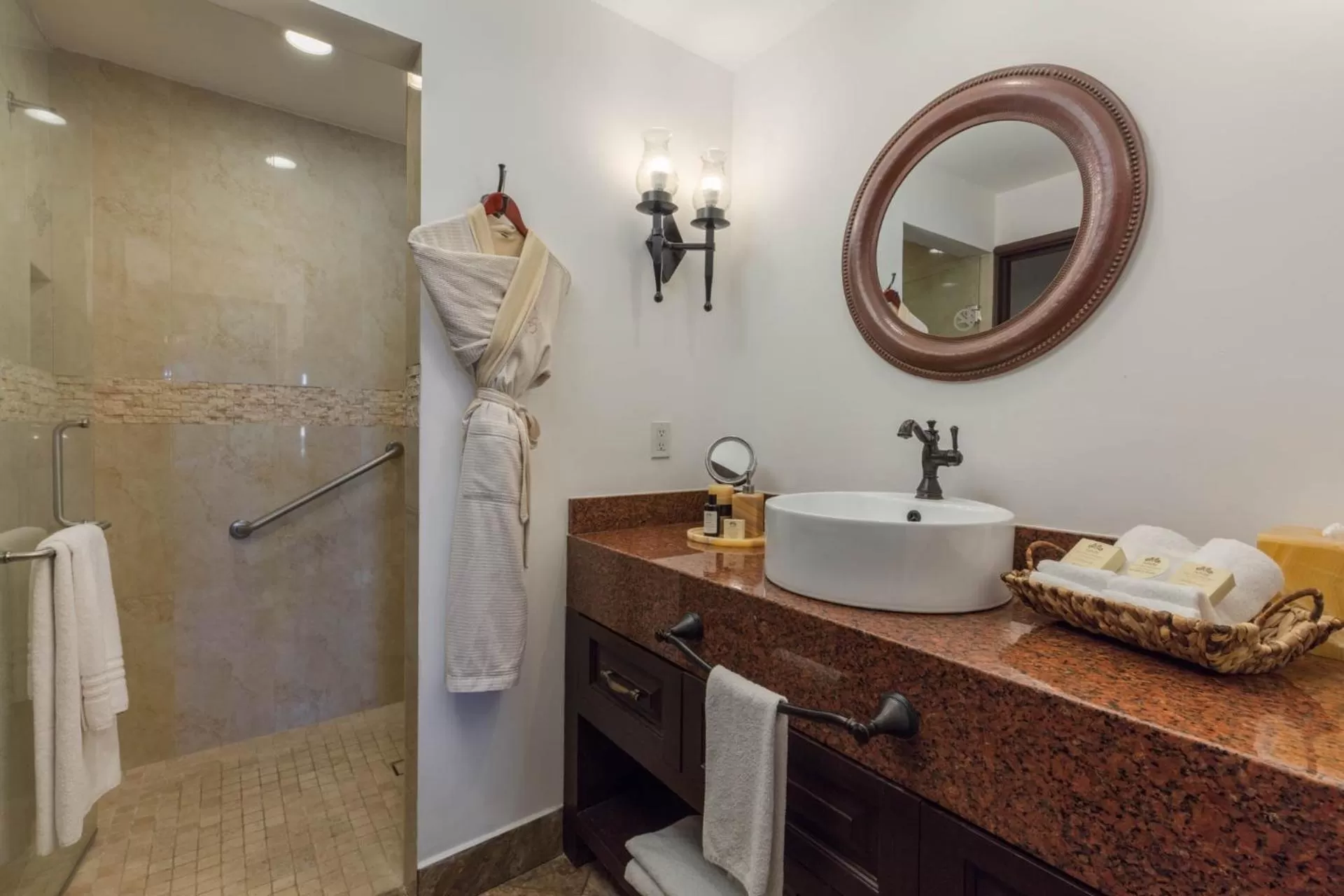 El Encanto All Inclusive Resort