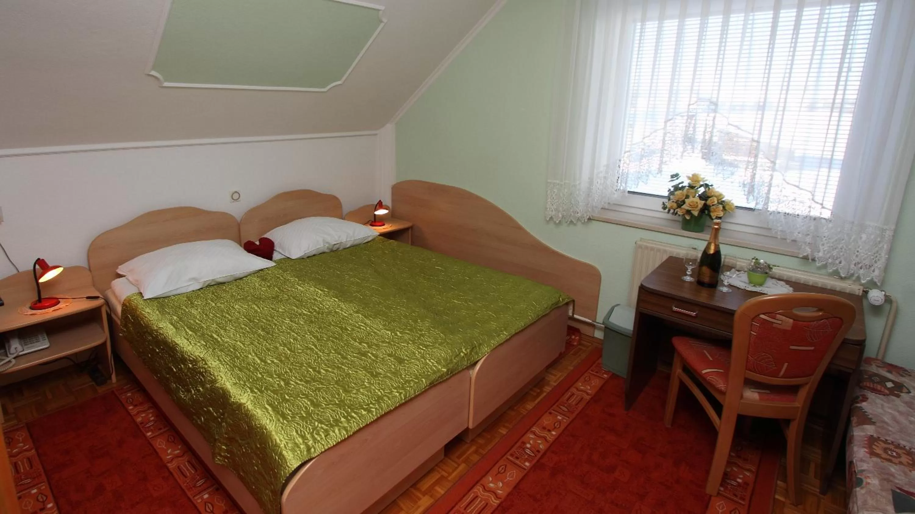 Bed in Rooms & Apartments Jana