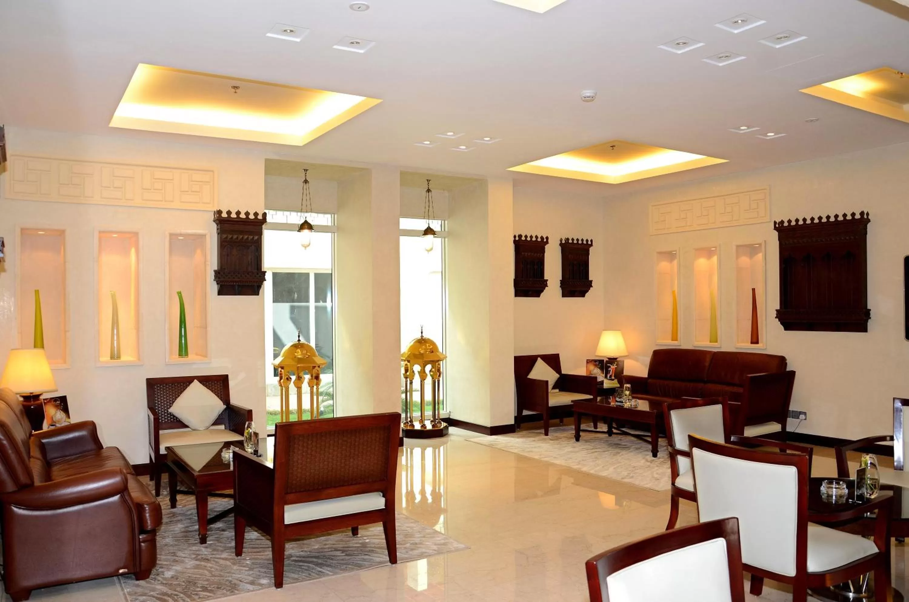 Lounge or bar in Crowne Plaza Jeddah by IHG