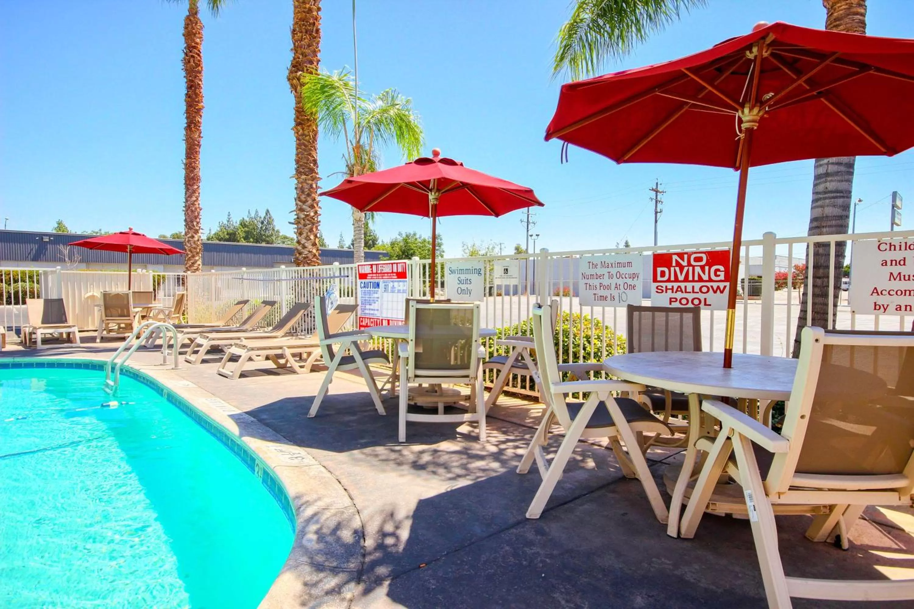 Day in Motel 6-Fresno, CA - Blackstone South