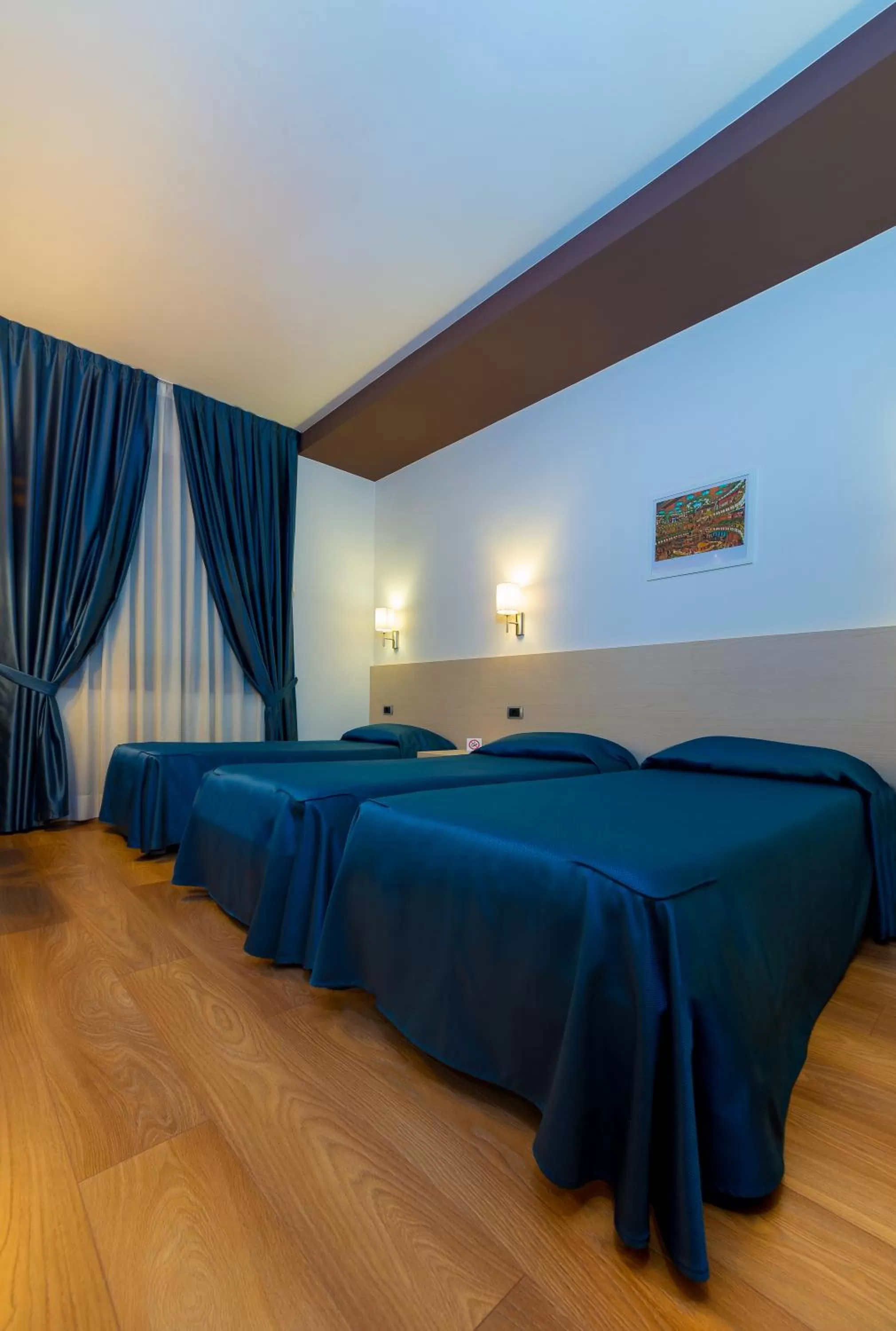 Photo of the whole room, Bed in Sam Hotel