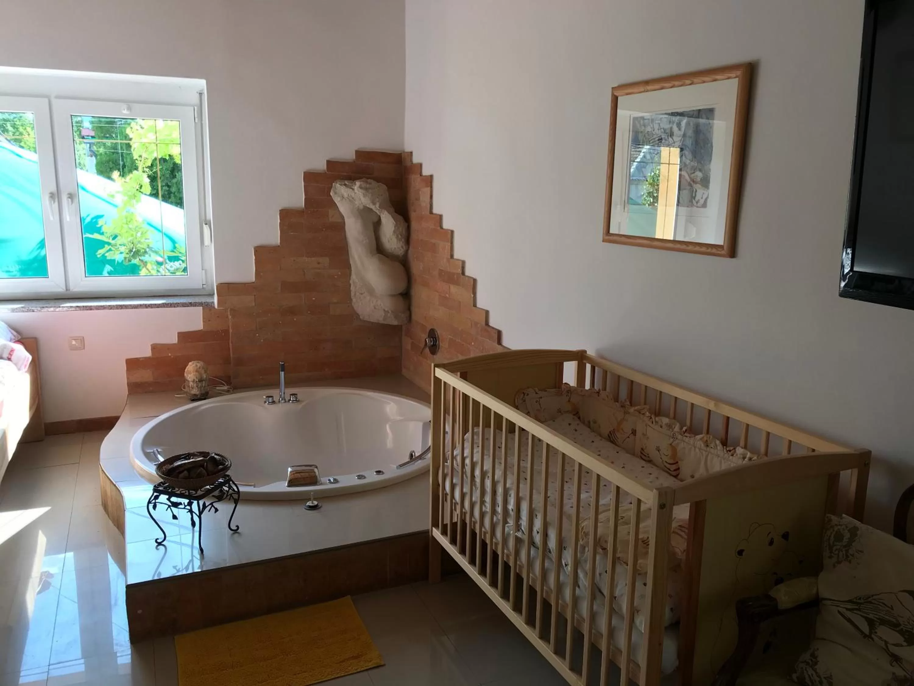 Ráspi Apartman Étterem és Borászat