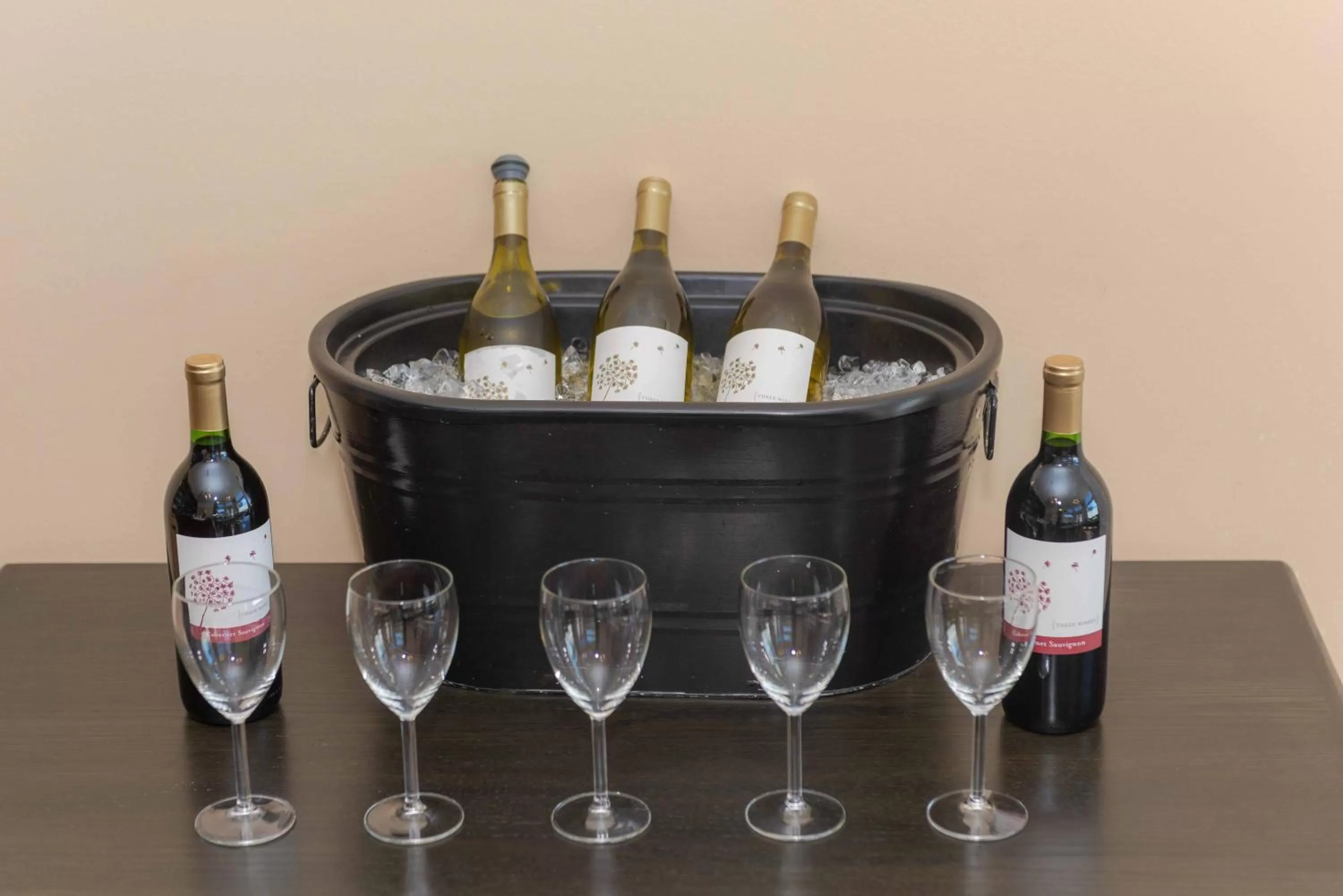 Alcoholic drinks in Stanyan Park Hotel