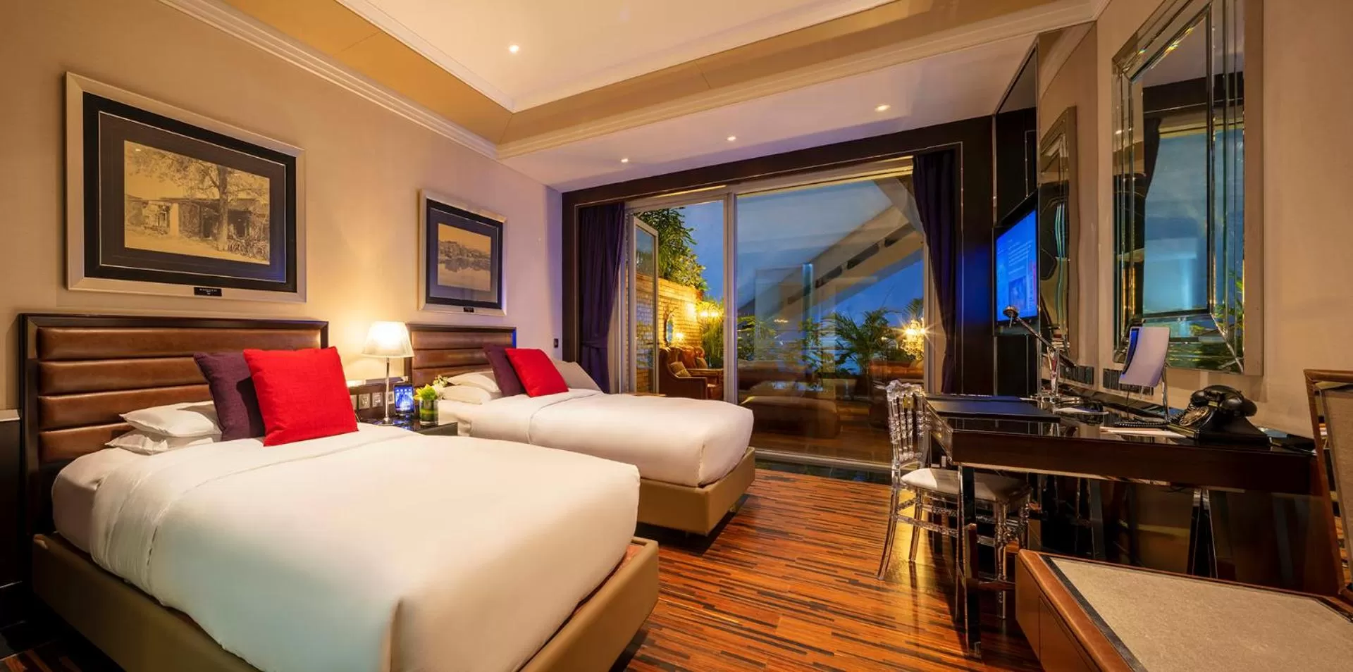 Bed in Hotel Éclat Beijing