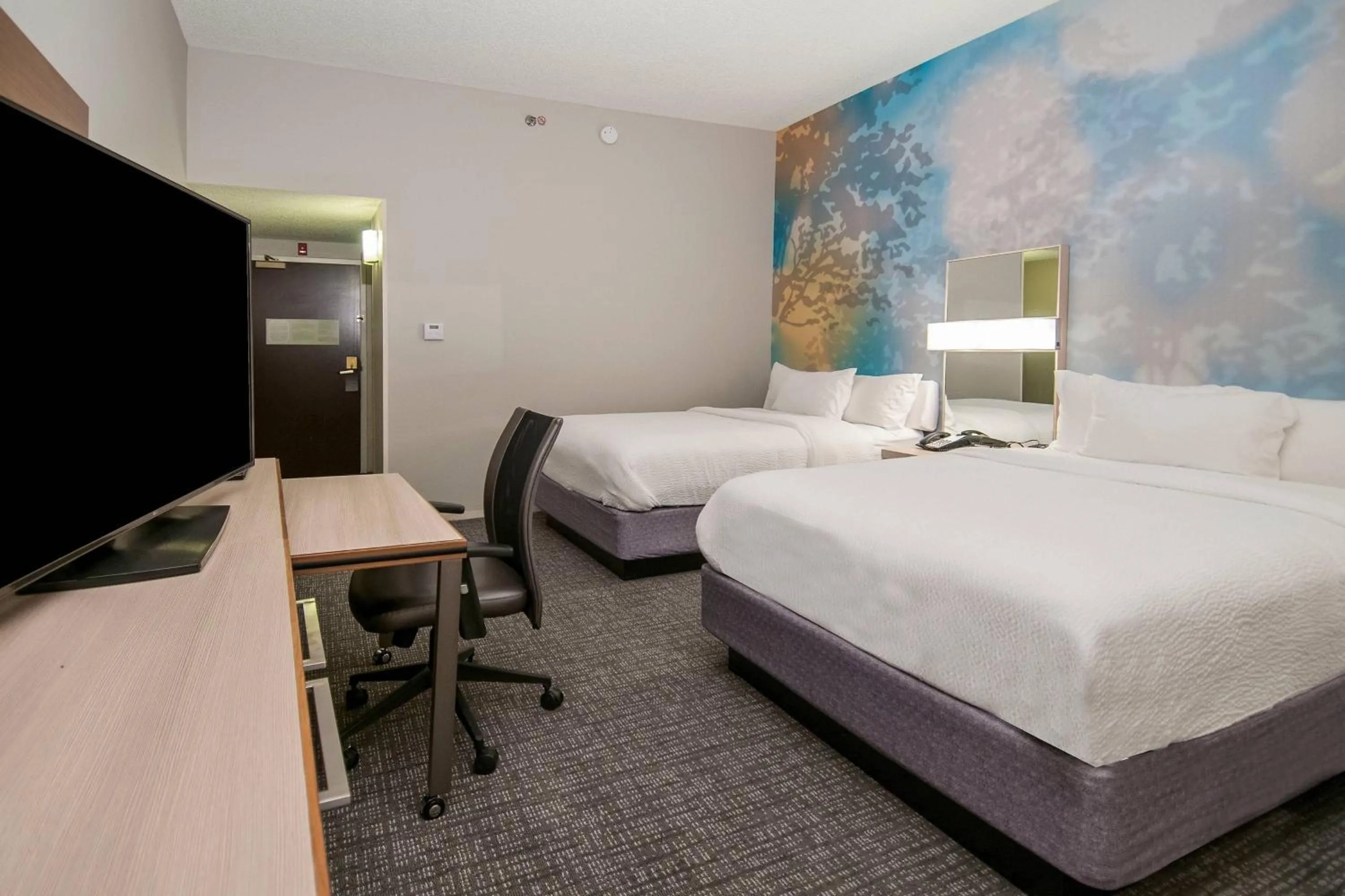 Double Room with Two Double Beds and Adapted Tub - Mobility Accessible in Courtyard by Marriott Bentonville