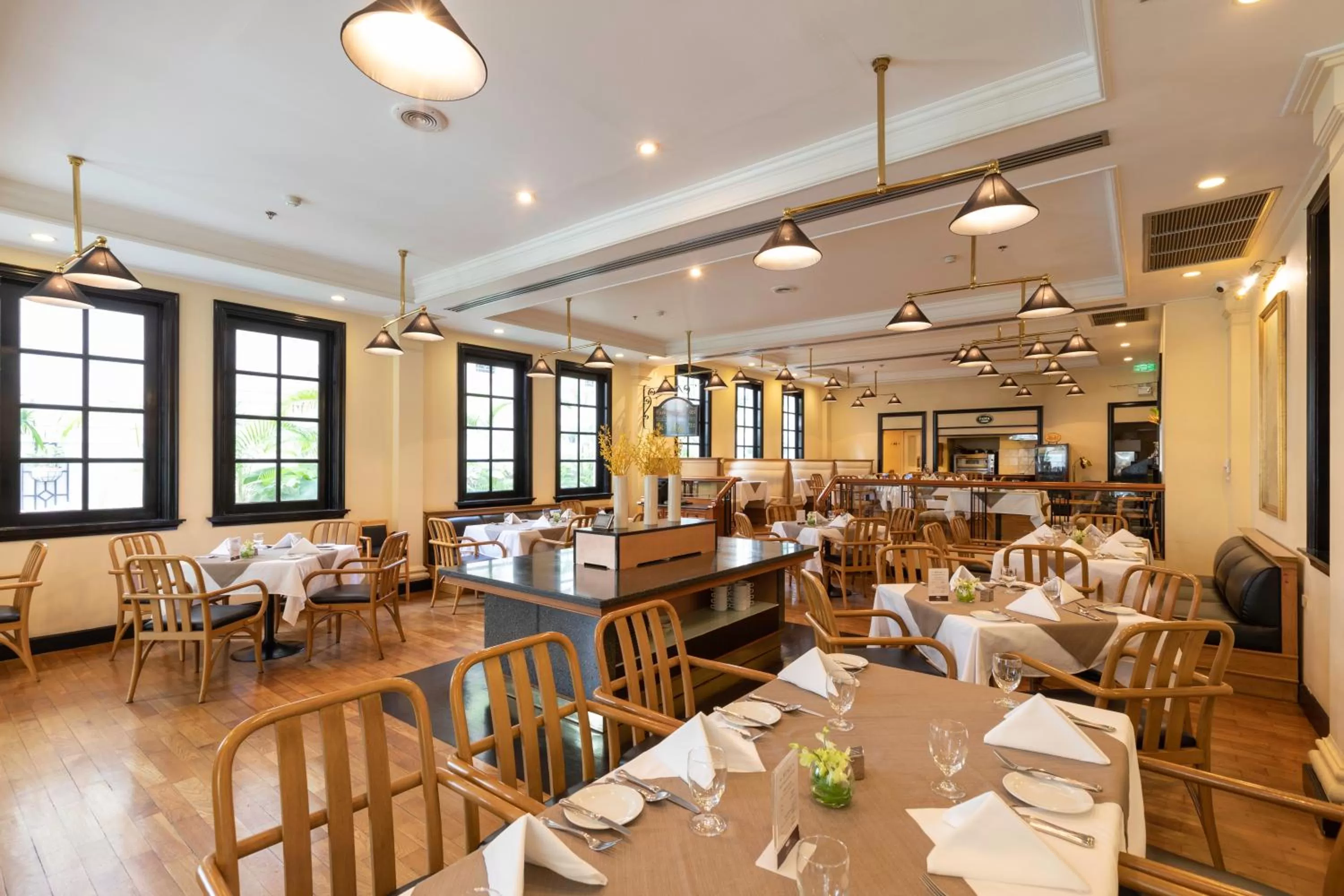 Restaurant/places to eat in Cape House Hotel, Bangkok