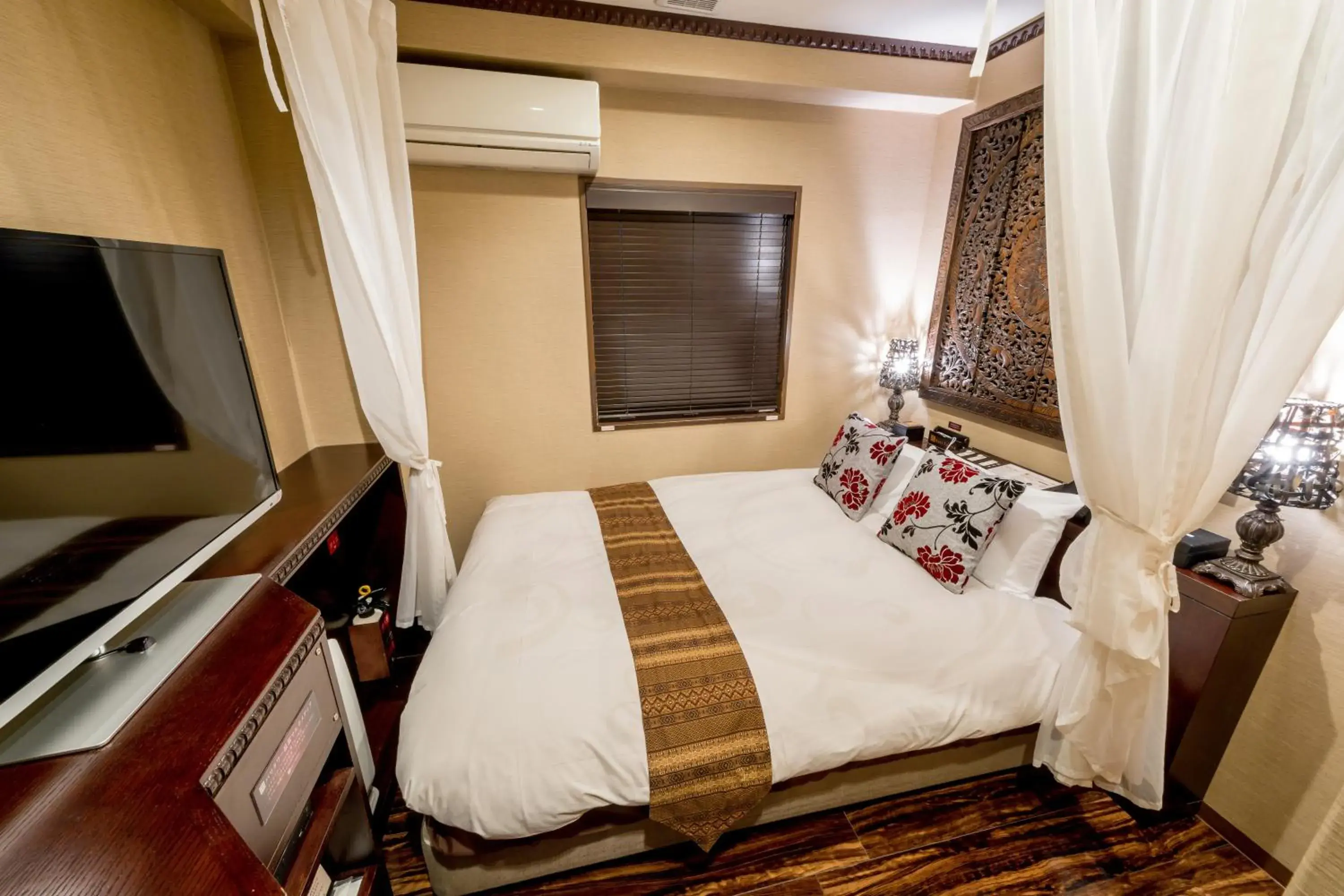 Economy Queen - single occupancy - Non-Smoking with Free All-you-can-drink Alcohol and Light Meal in Anda no Mori Osaka Tennoji Tower Economy Queen - single occupancy - Non-Smoking with Free All-you-can-drink Alcohol and Light Meal in Anda no Mori Osaka Tennoji Tower