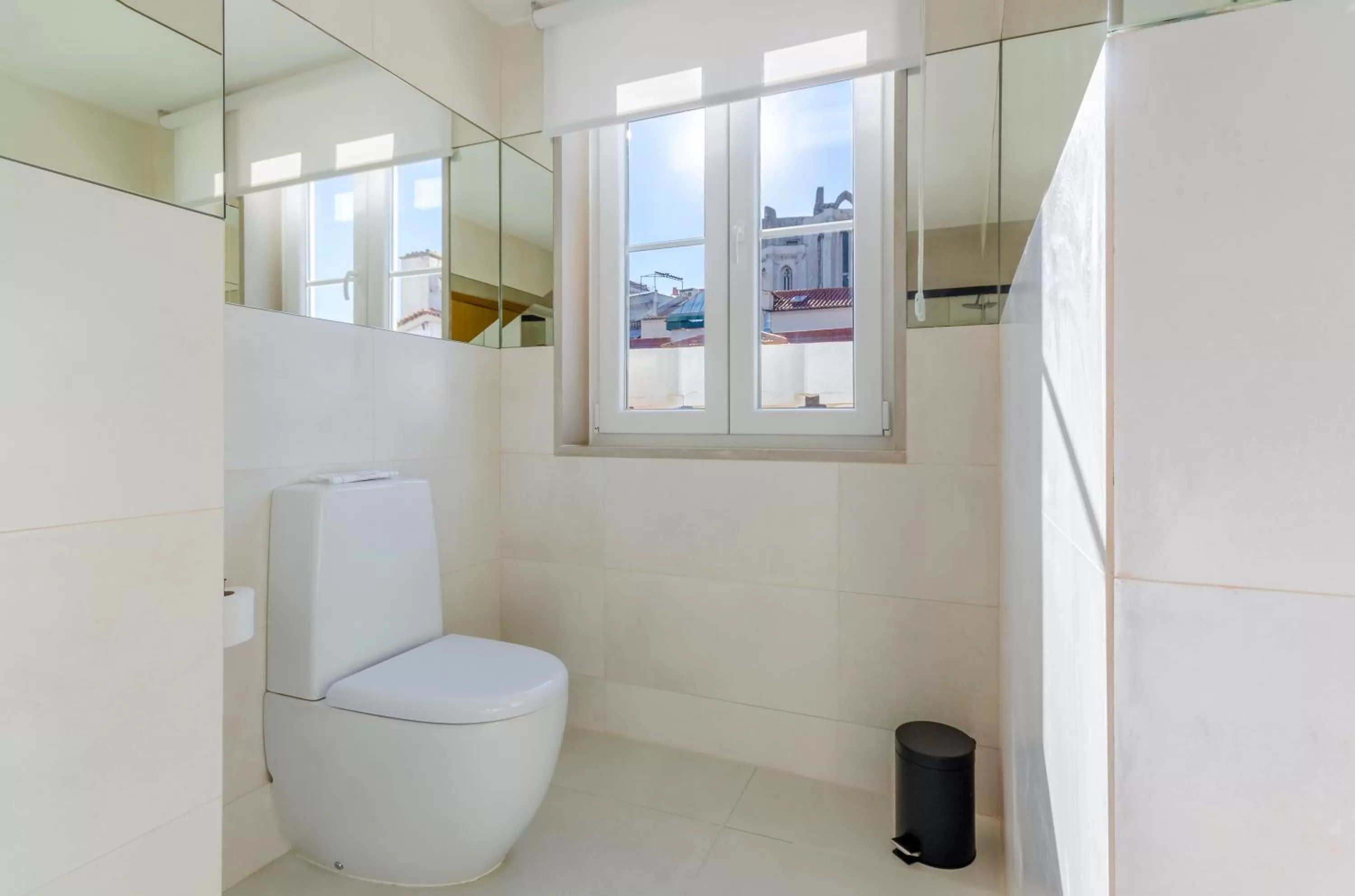 Bathroom in Rossio Plaza Hotel