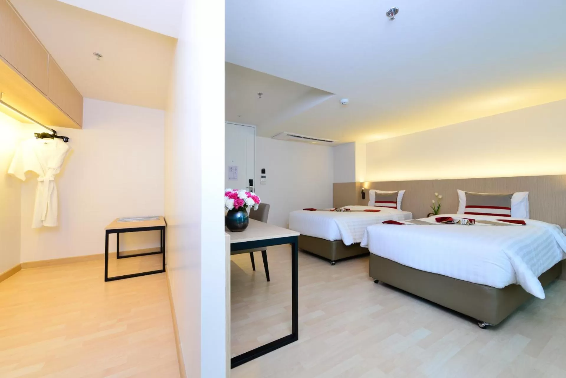 Bedroom, Bed in Le D'Tel Bangkok