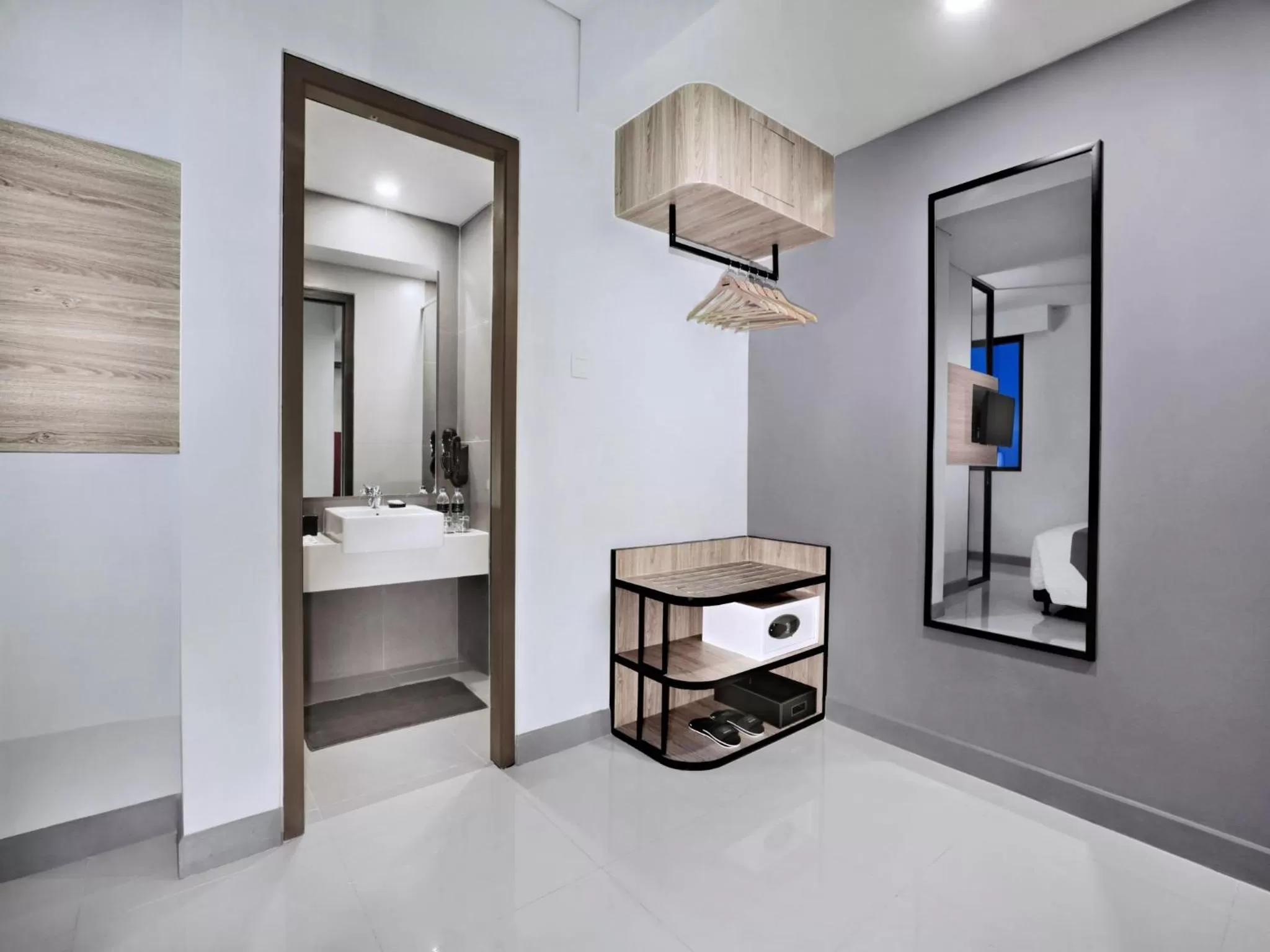 Toilet in Hotel Neo Gajah Mada Pontianak by ASTON