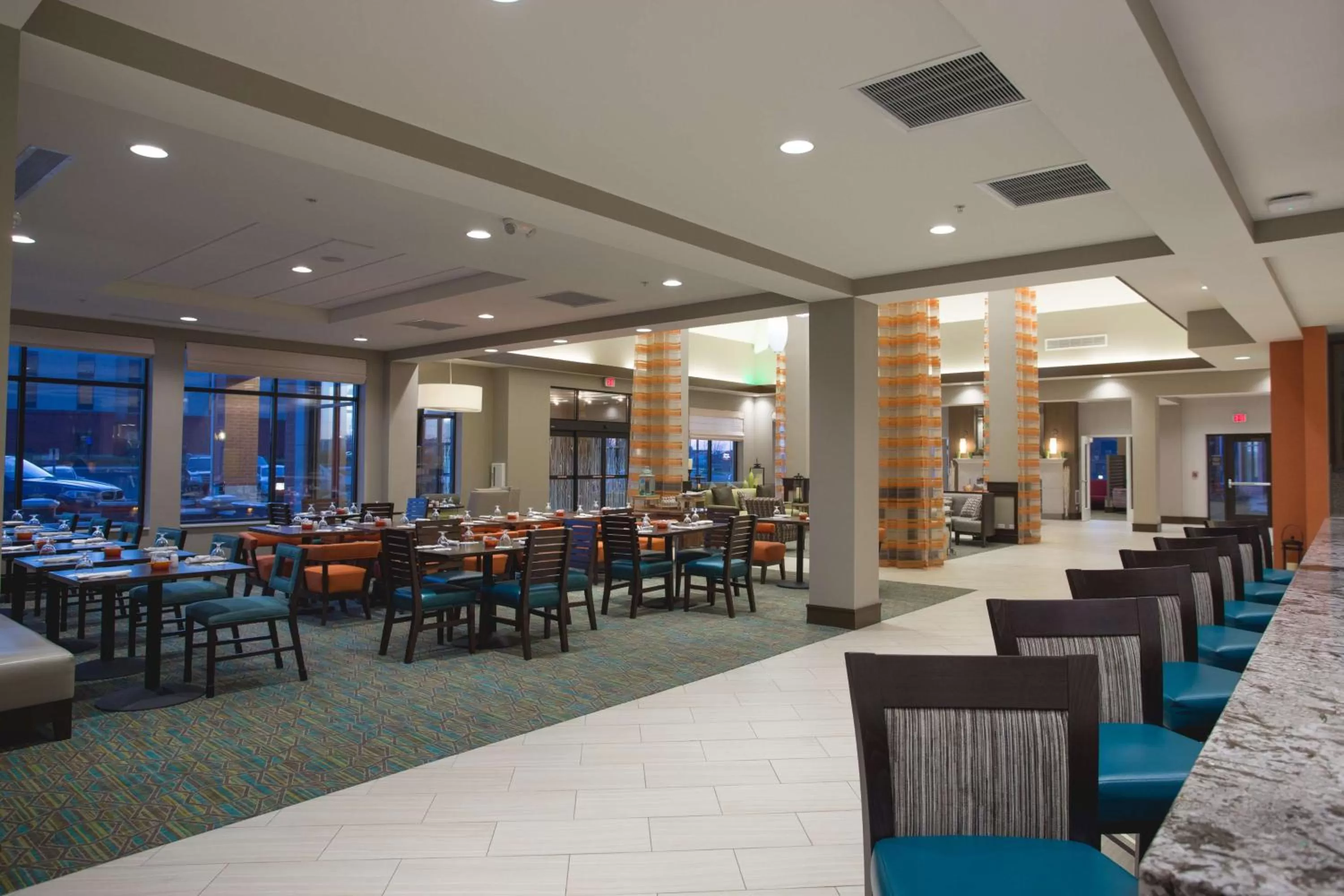 Restaurant/places to eat in Hilton Garden Inn Bolingbrook I-55