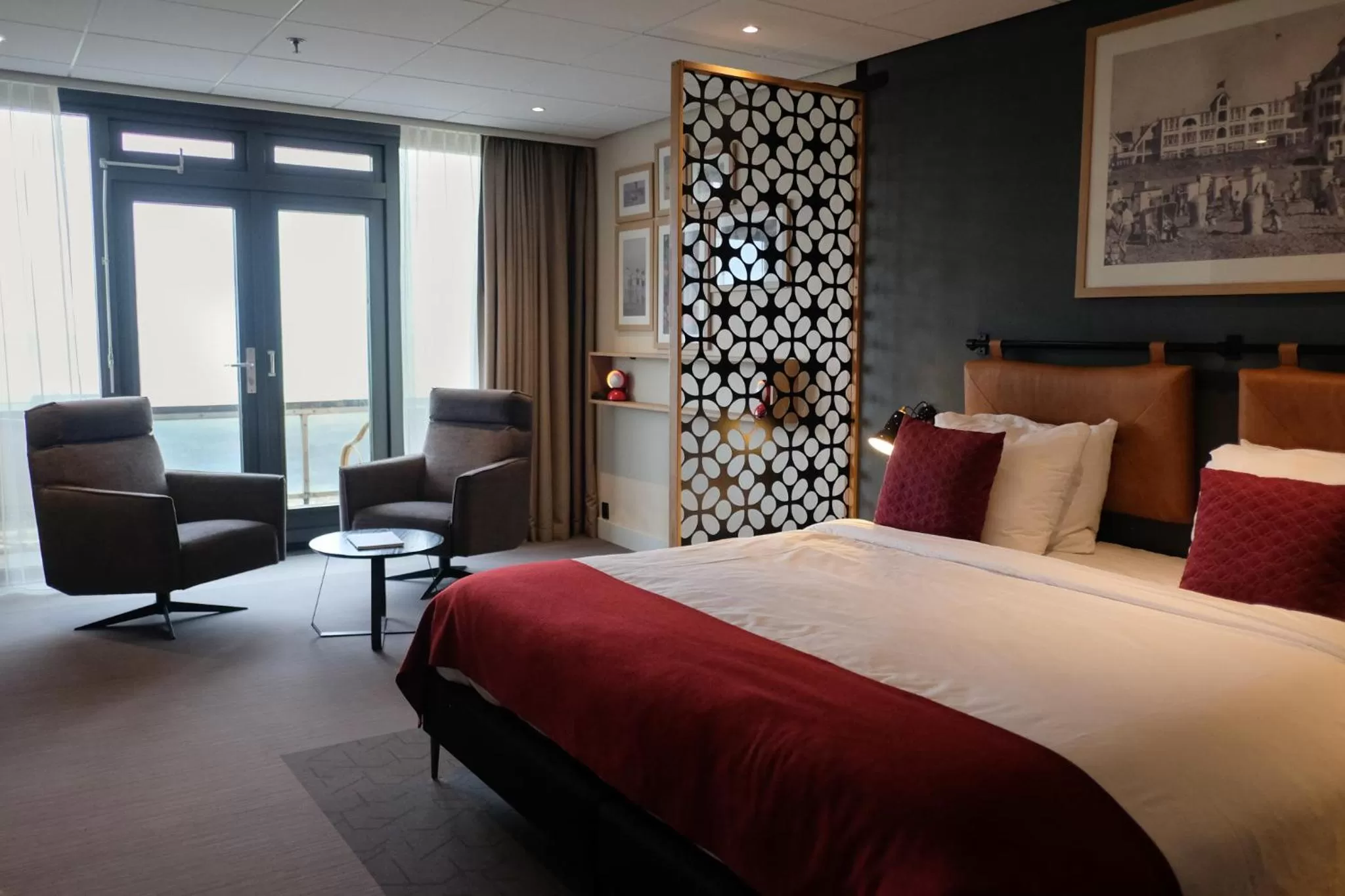 Deluxe Double Room with Balcony and Sea View in Two Brothers Noordwijk Beach