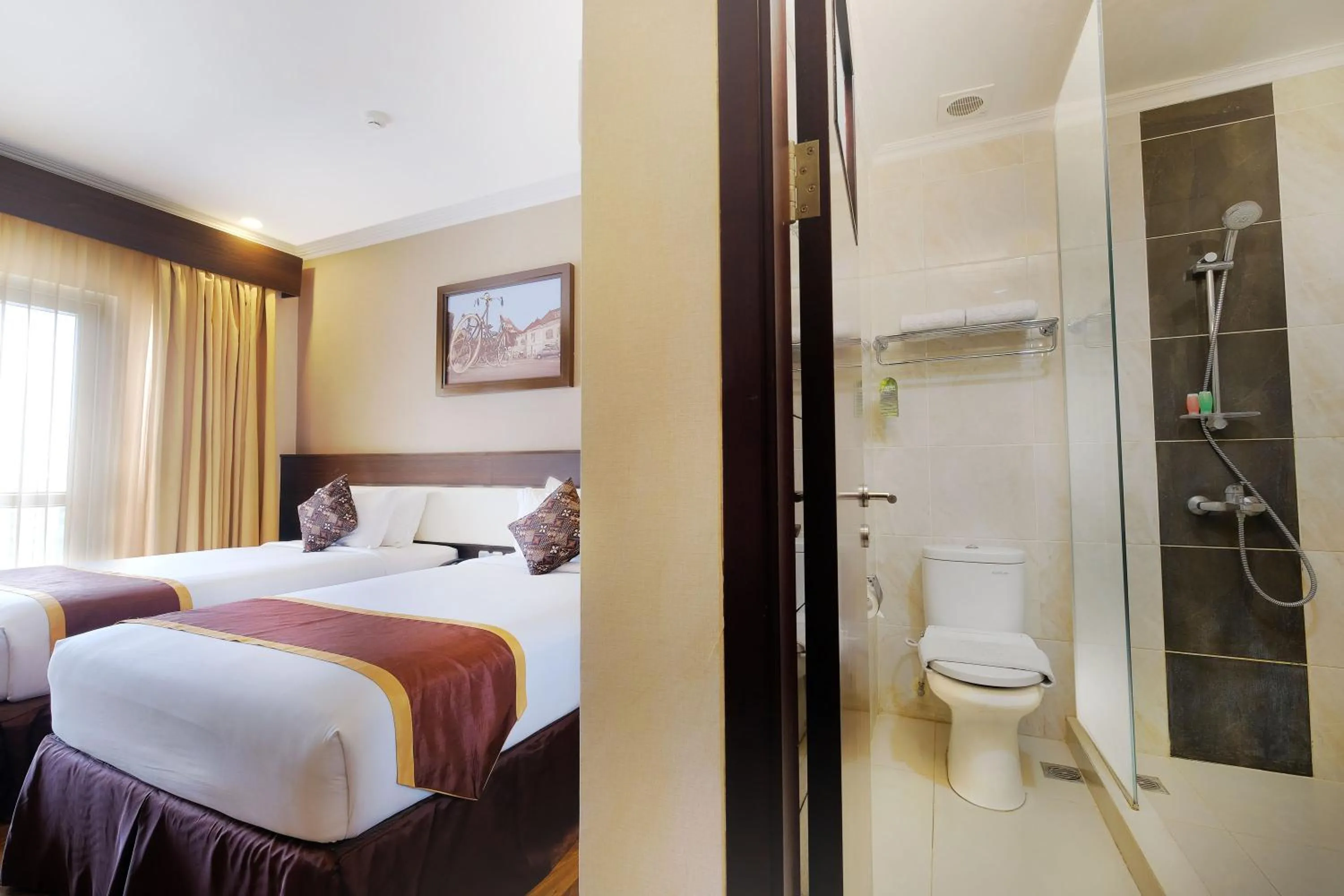 Bedroom, Bed in Royal Darmo Malioboro