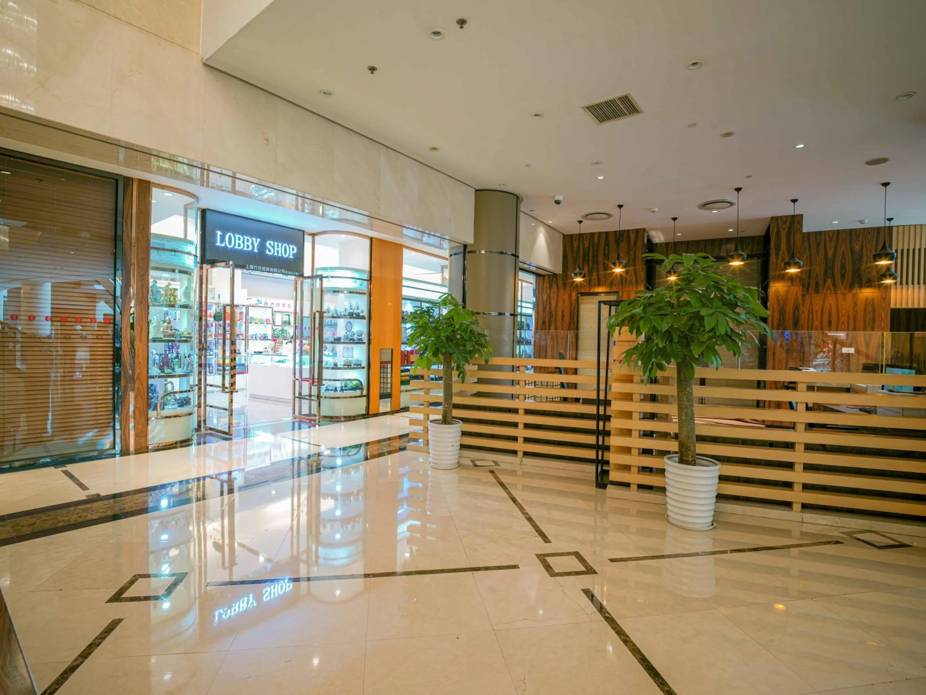 Lobby or reception in Ramada Plaza Shanghai Pudong Airport - 3 mins to PVG depature floor & check entrance with hotel shuttle