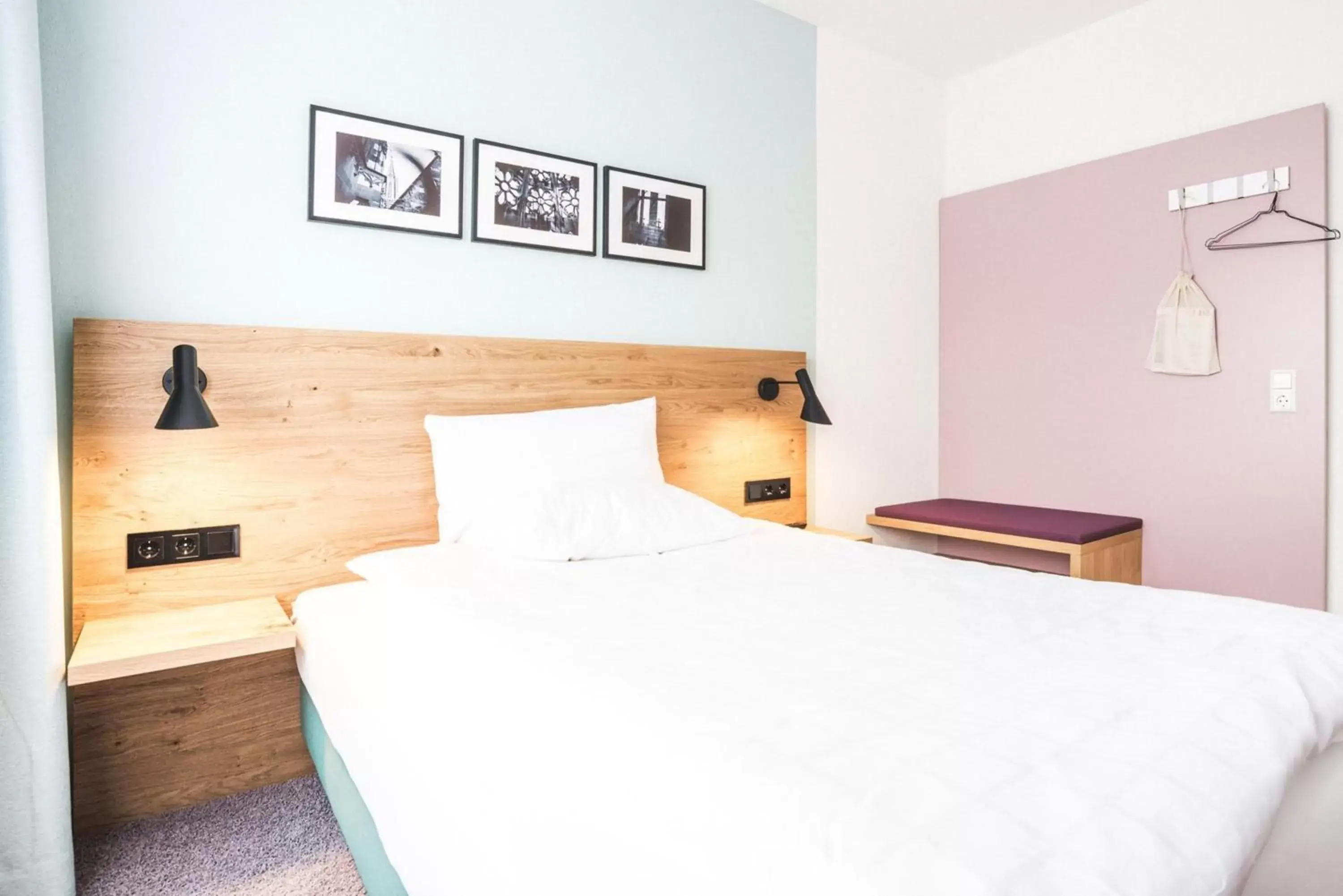 Budget Single Room - single occupancy in Ulmer Münster Hotel Budget Single Room - single occupancy in Ulmer Münster Hotel