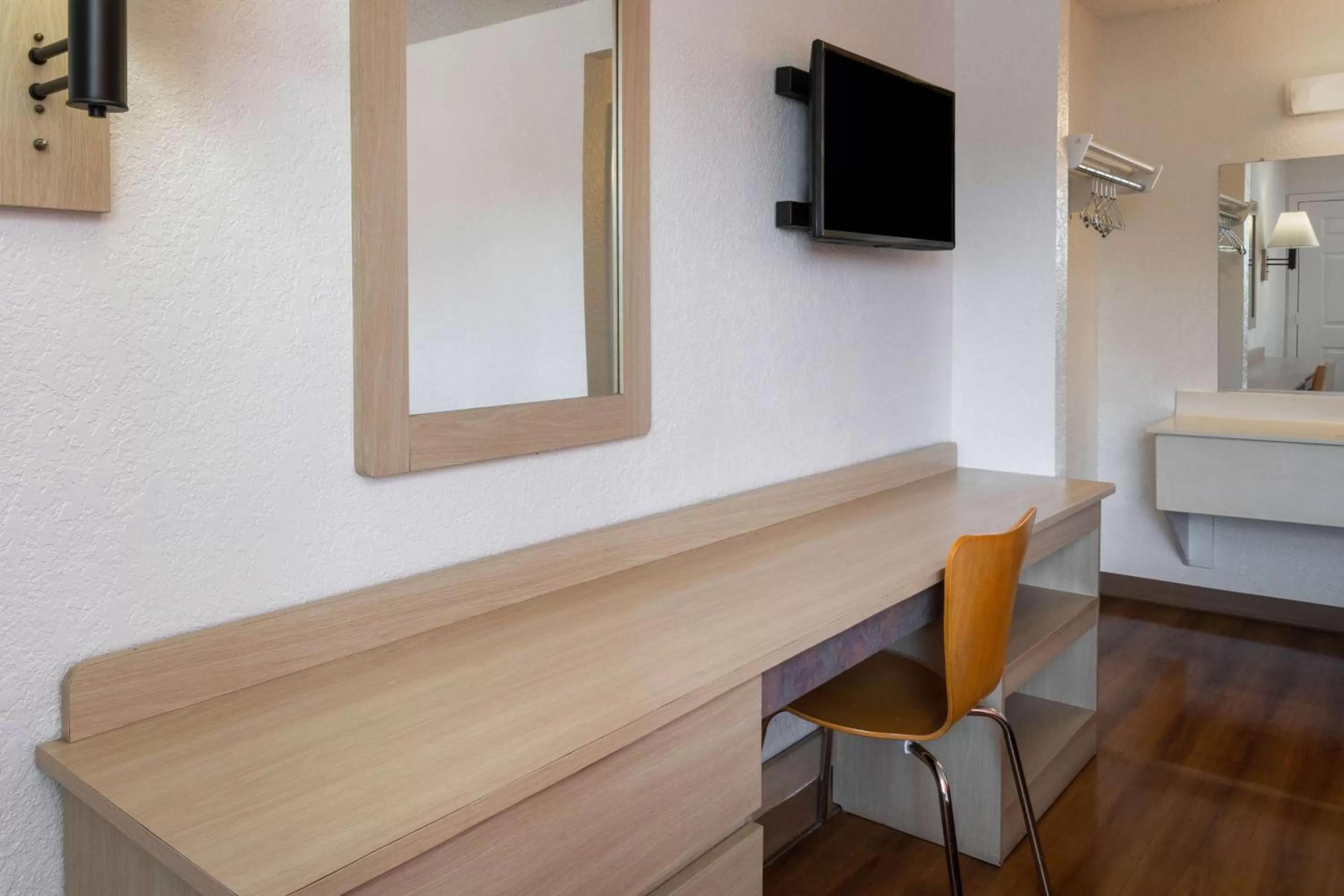 Photo of the whole room, TV/Entertainment Center in Motel 6-Sepulveda, CA - Los Angeles - Van Nuys - North Hills